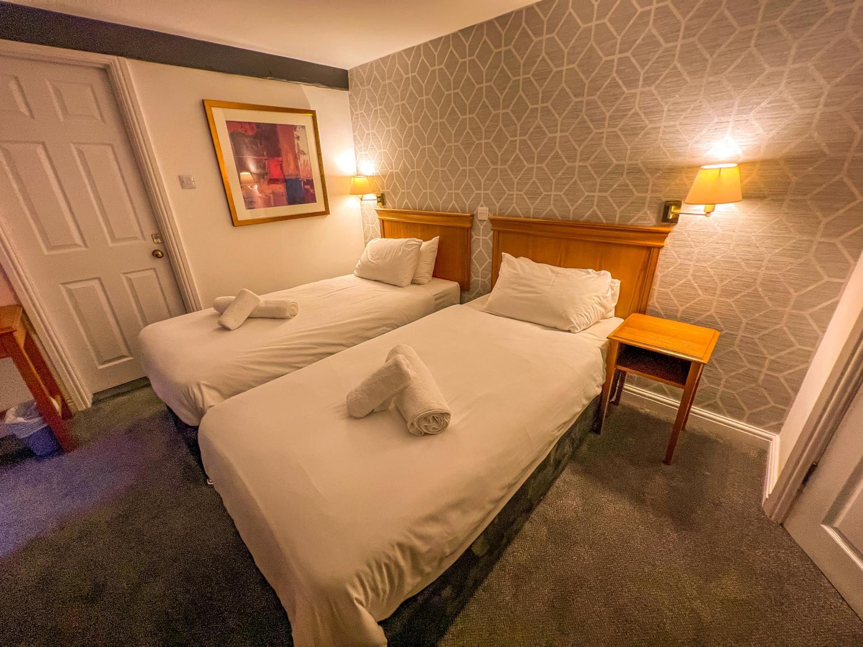Deluxe Twin Room - Photo 9