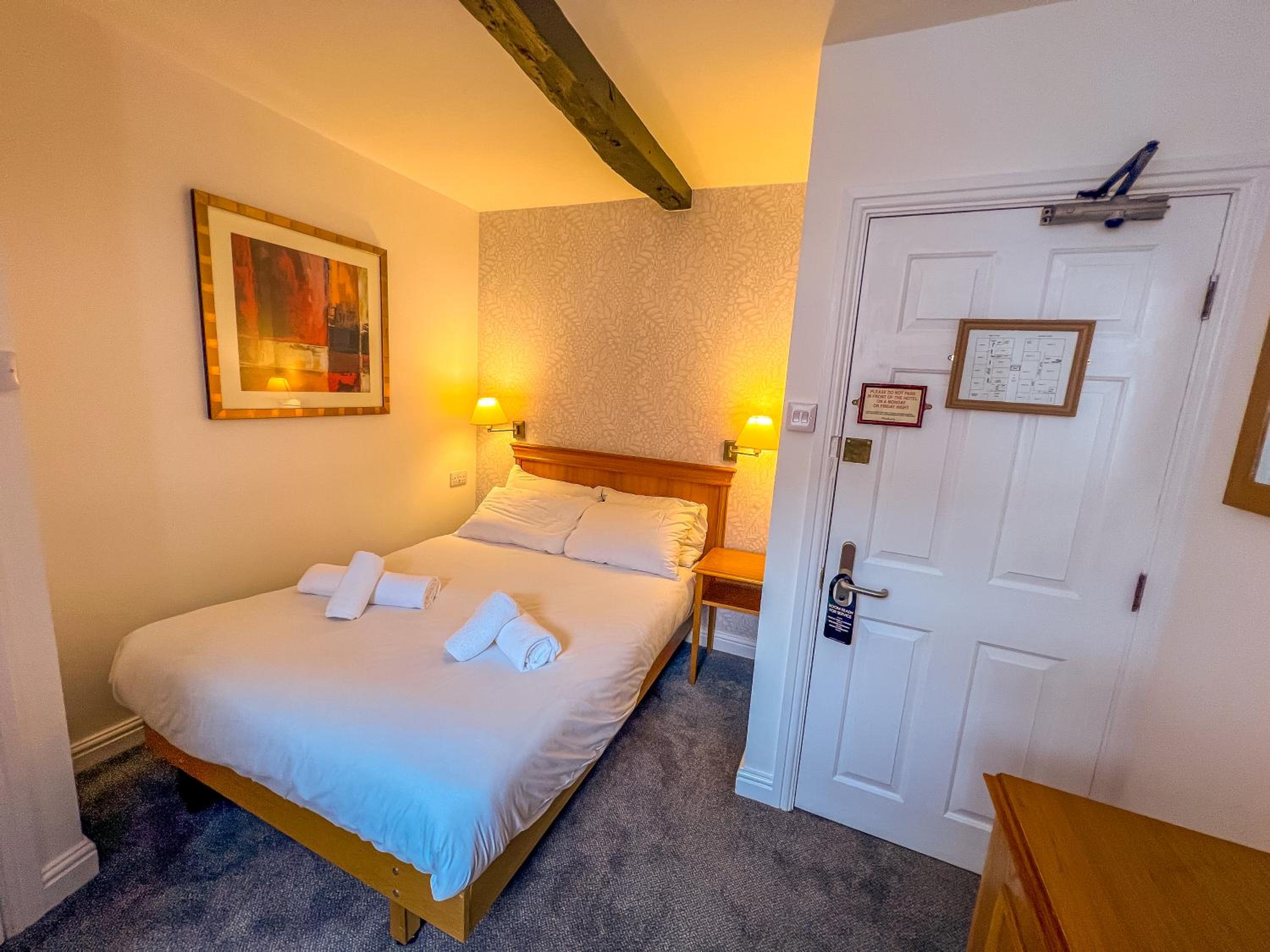 Deluxe Double Room with Shower - Photo 4