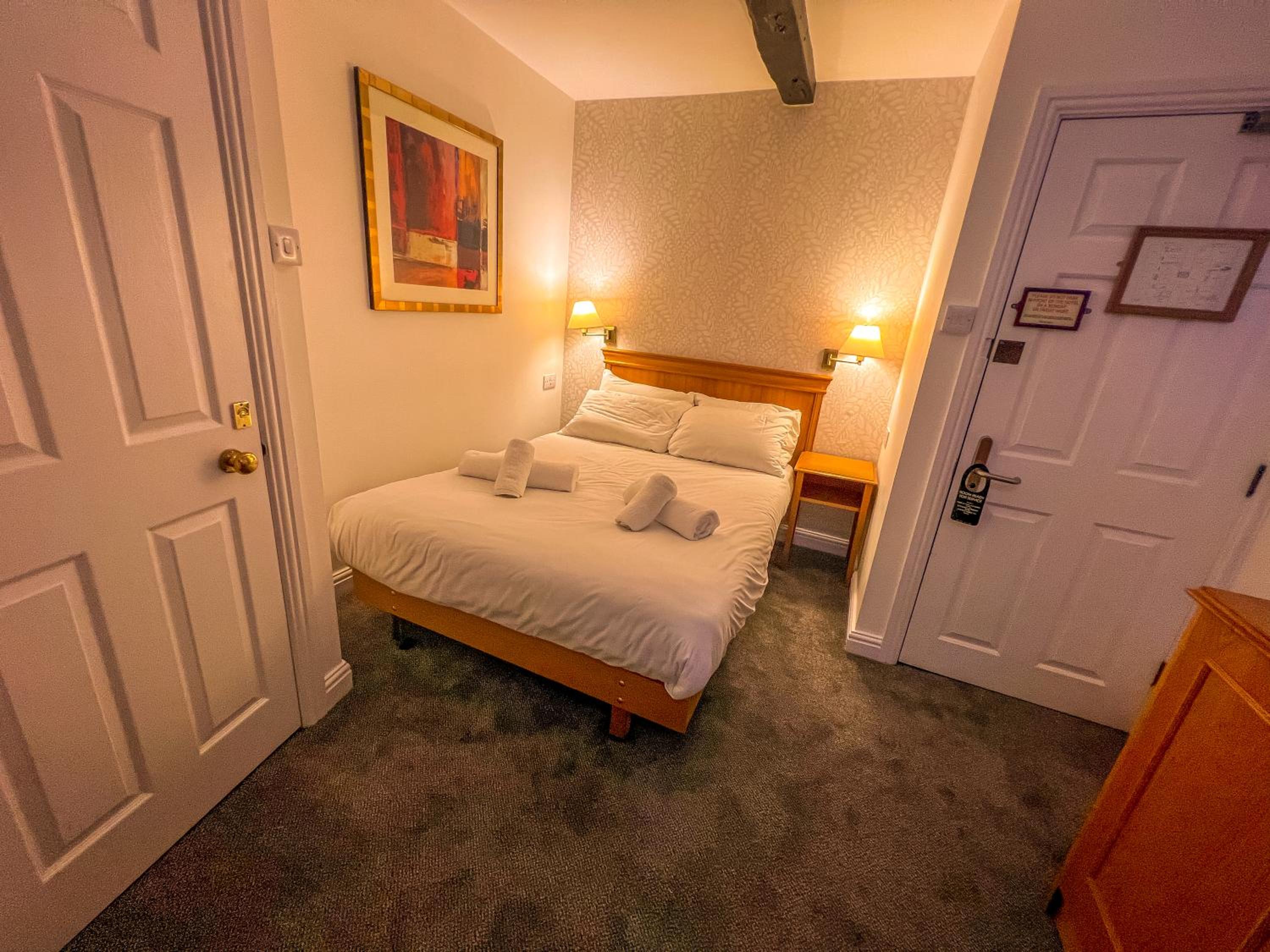 Deluxe Double Room with Shower - Photo 7