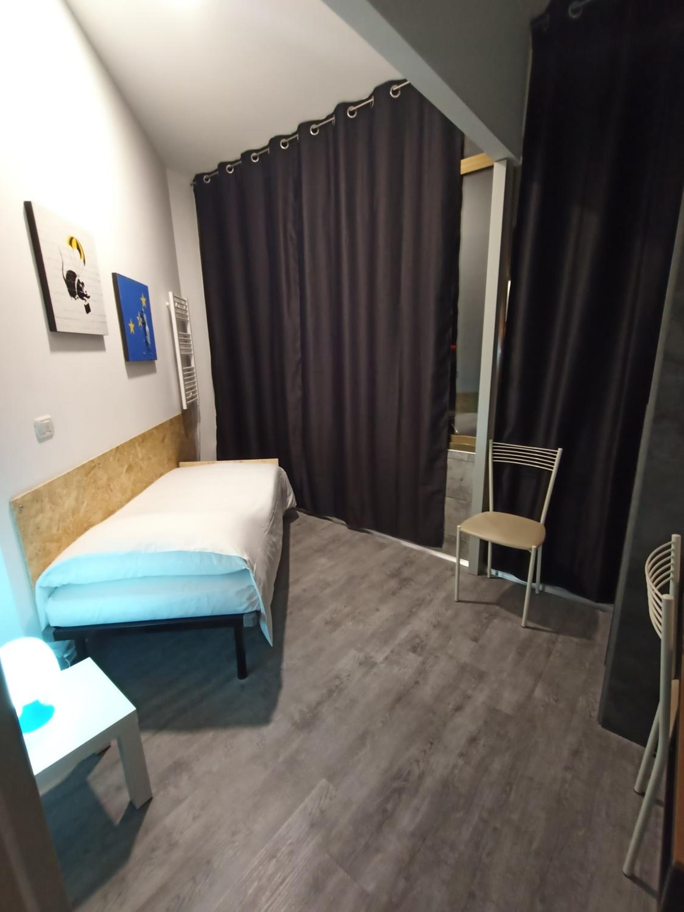 Single Room with Private External Bathroom