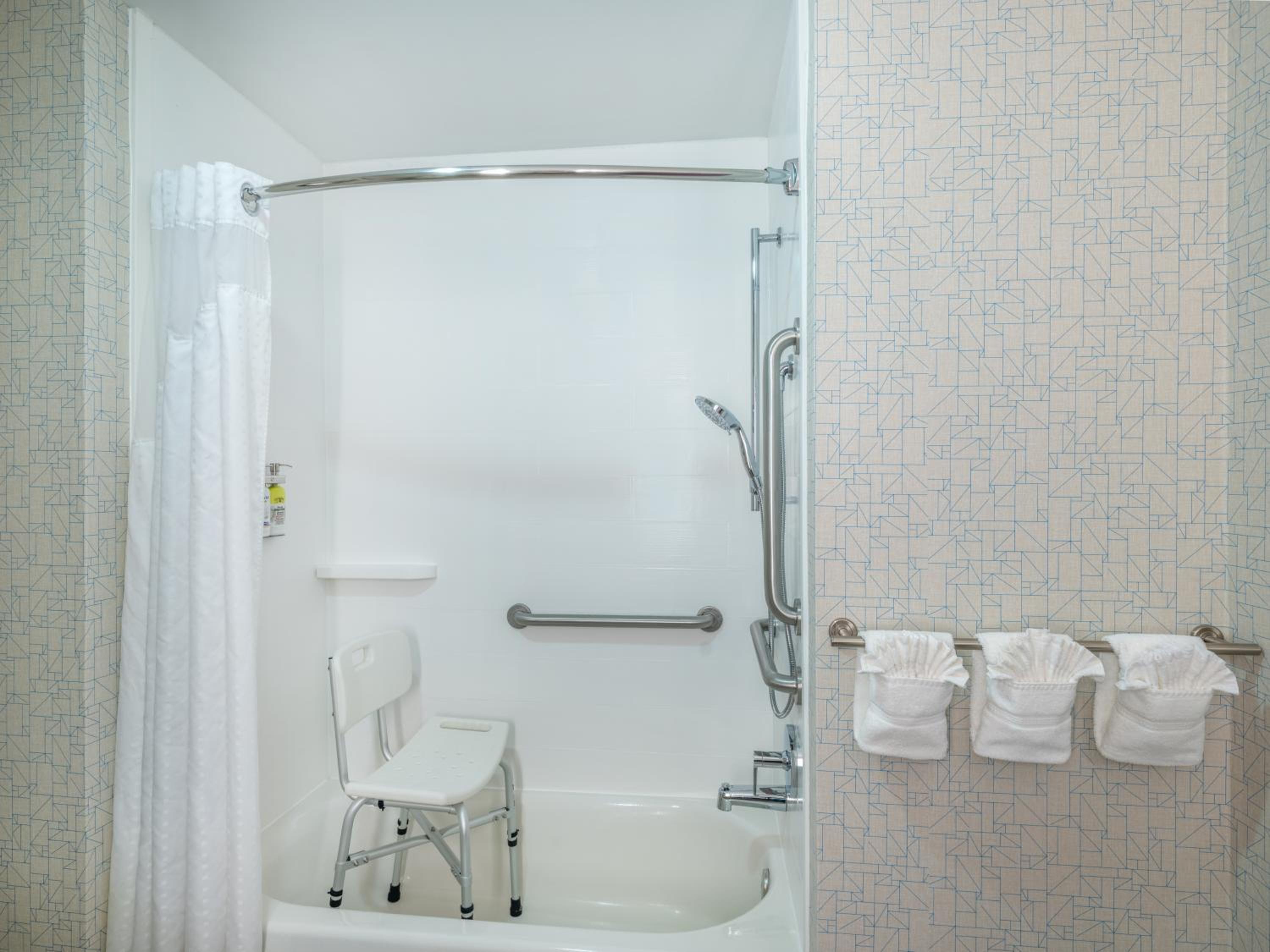 Standard King Room with Mobility Accessible Tub photo 1