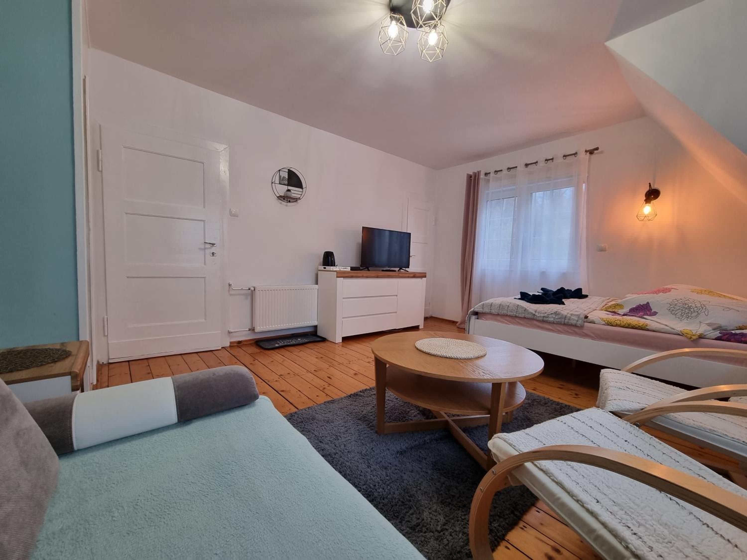 Quadruple Room with Private Bathroom photo 3