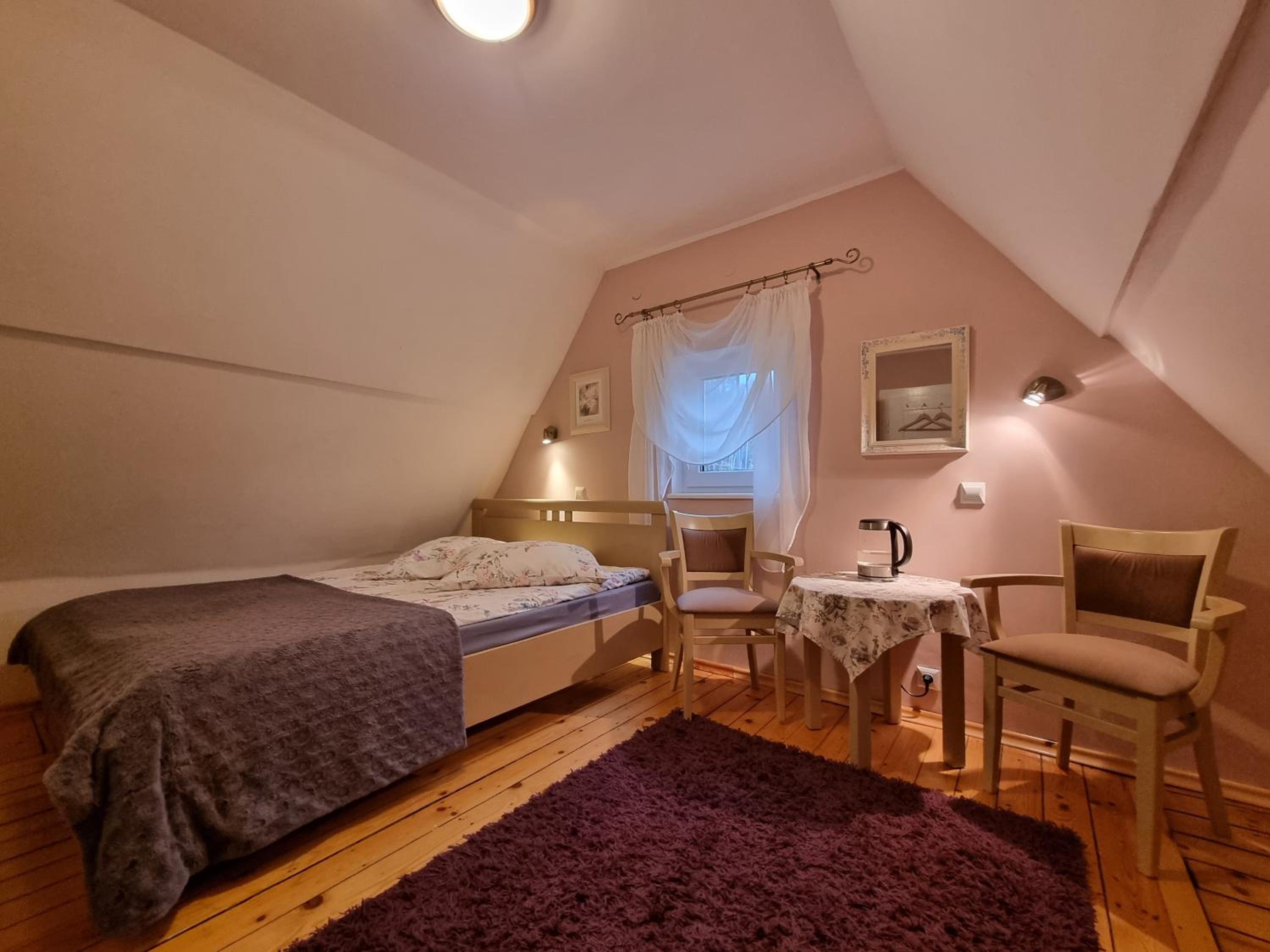 Double Room with Shared Bathroom photo 3