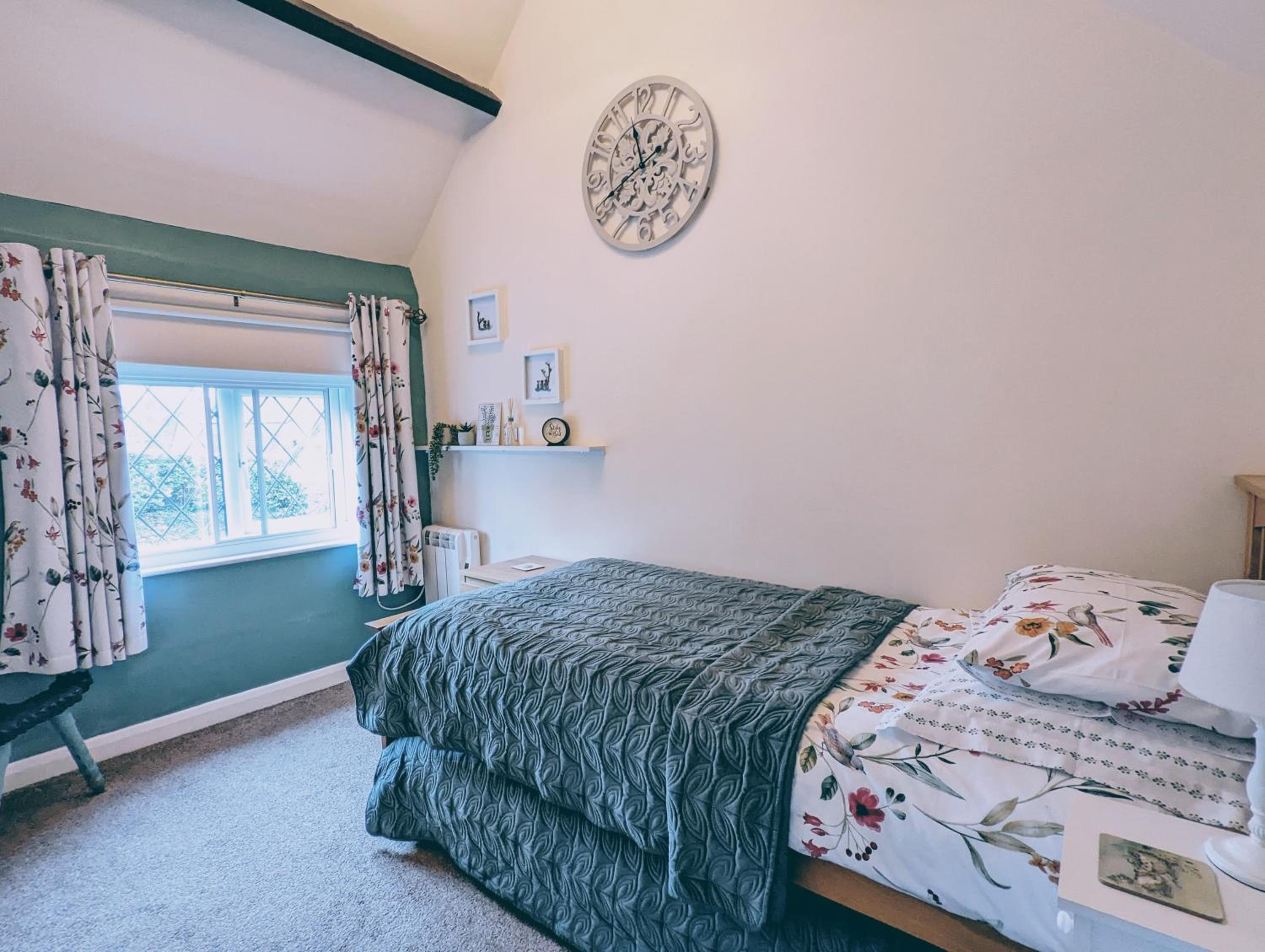 Two-Bedroom House photo 2