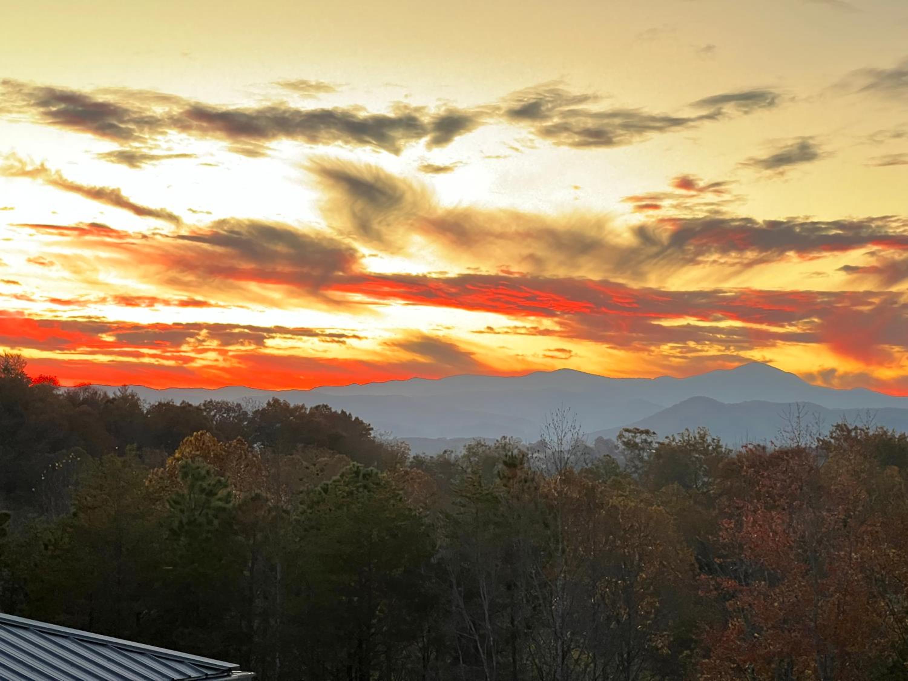 Suite with Mountain View - Photo 12
