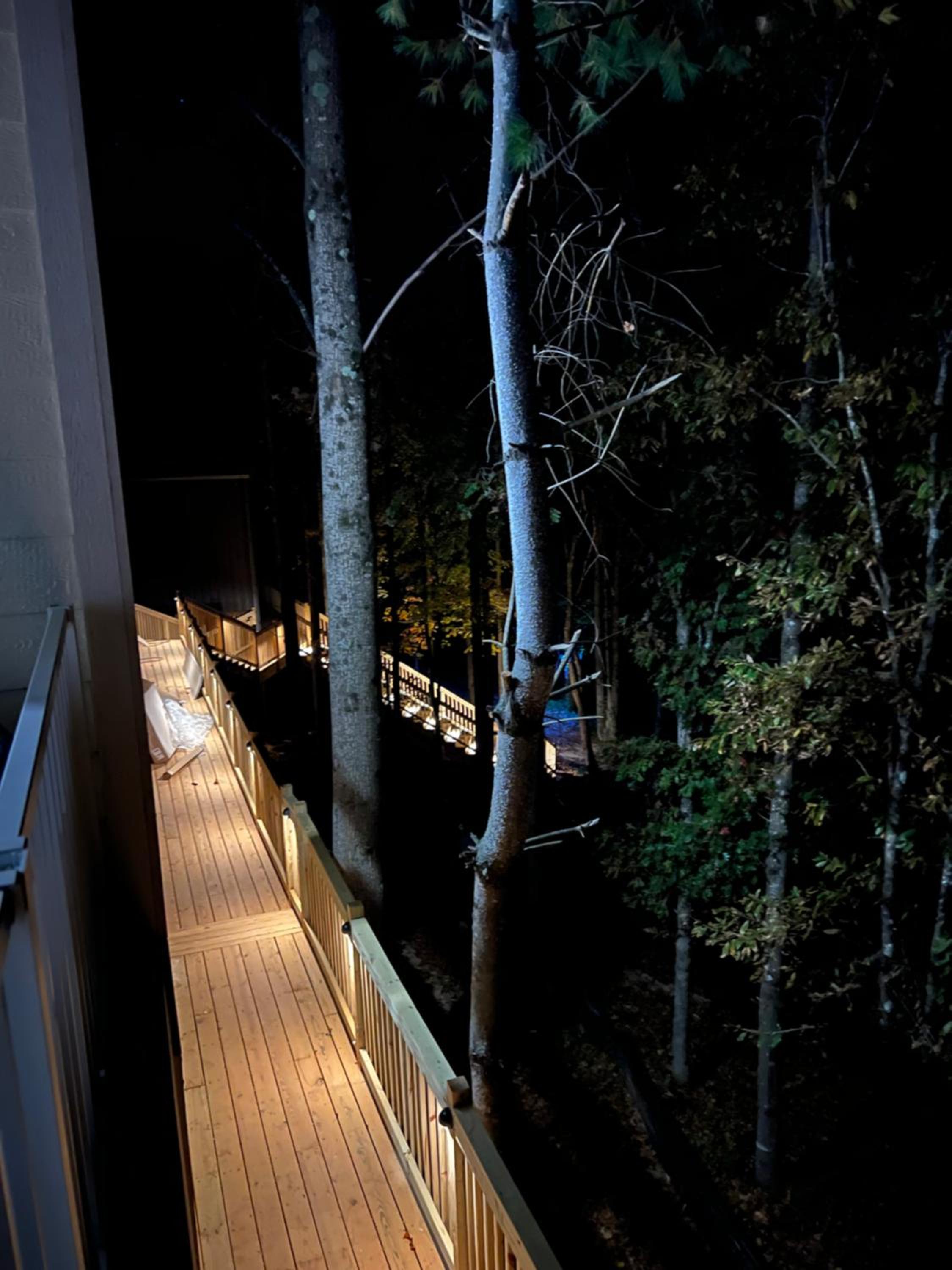 Apartment with Mountain View - Photo 9