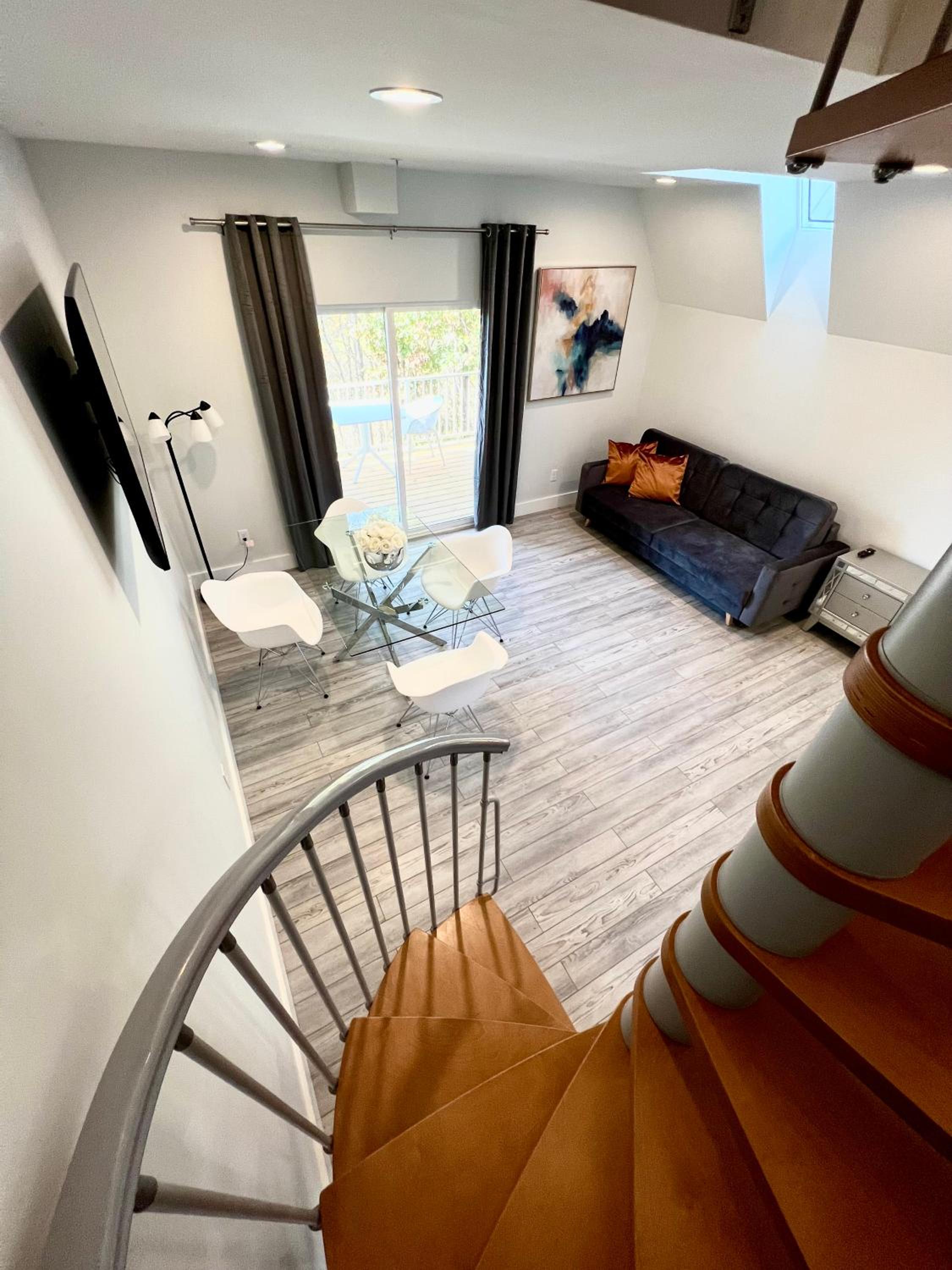 Apartment with Mountain View - Photo 11