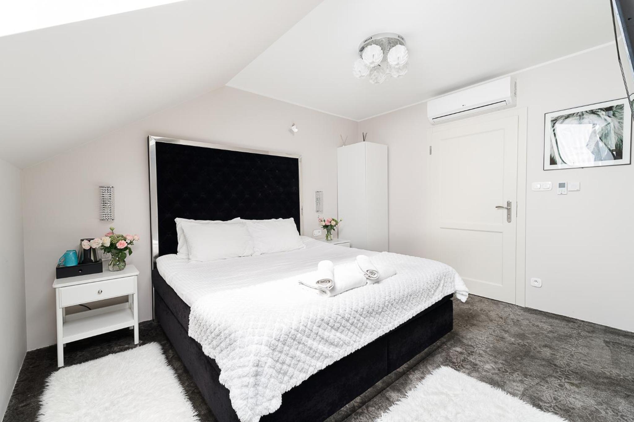 Deluxe Double Room - Photo 1