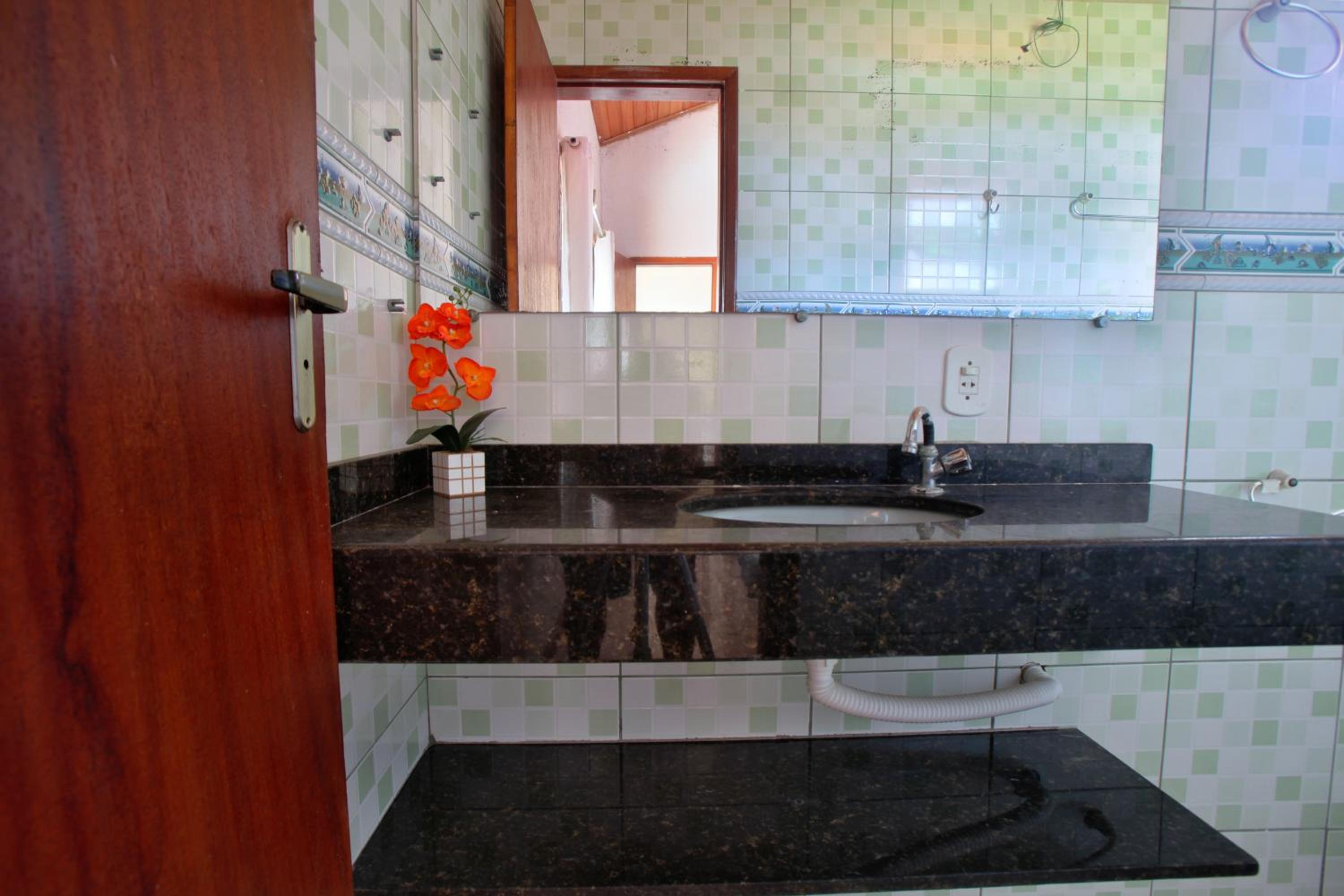 Suite with City View - Photo 10