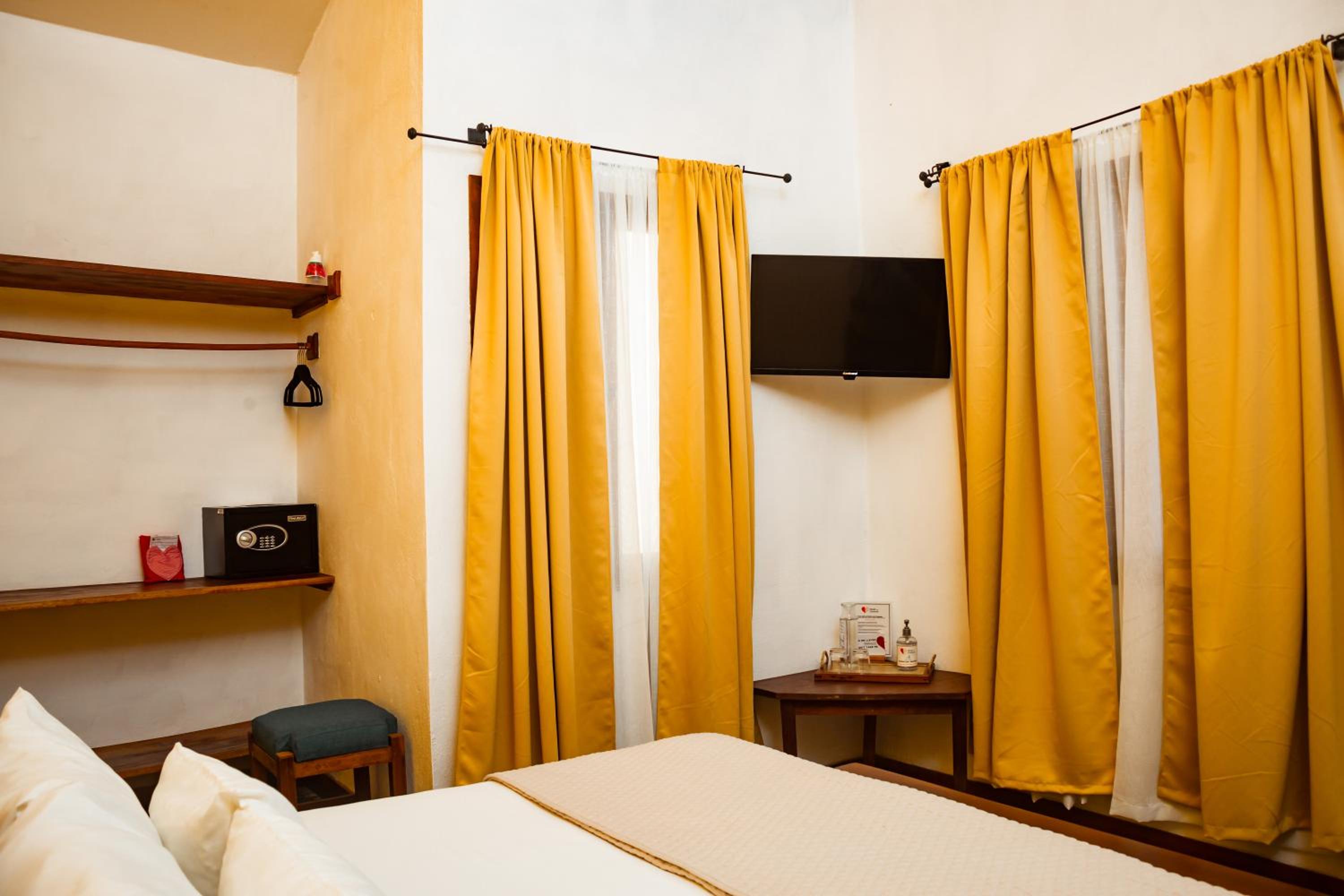 Superior King Room photo 2