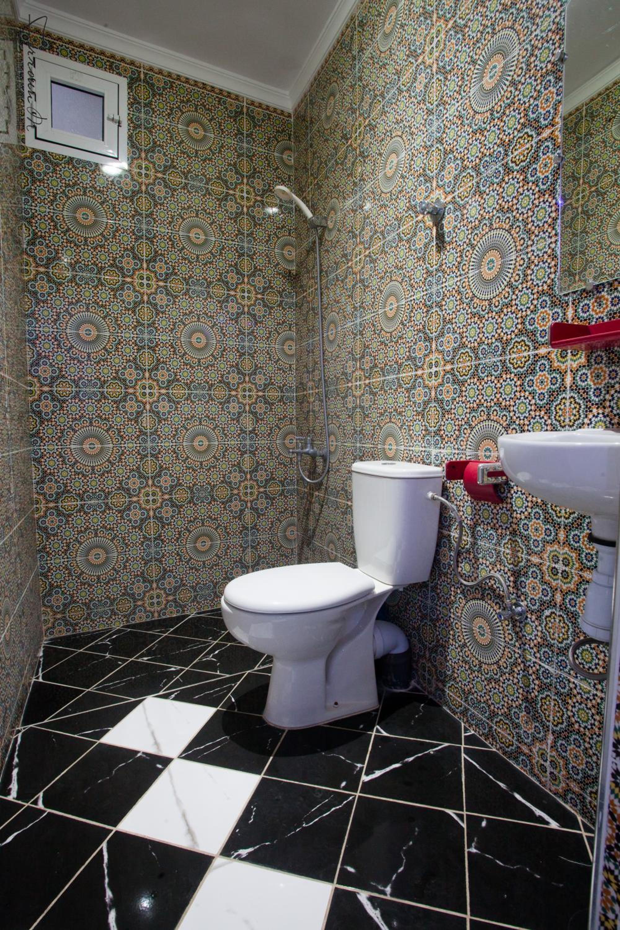 Quadruple Room with Shower - Photo 9