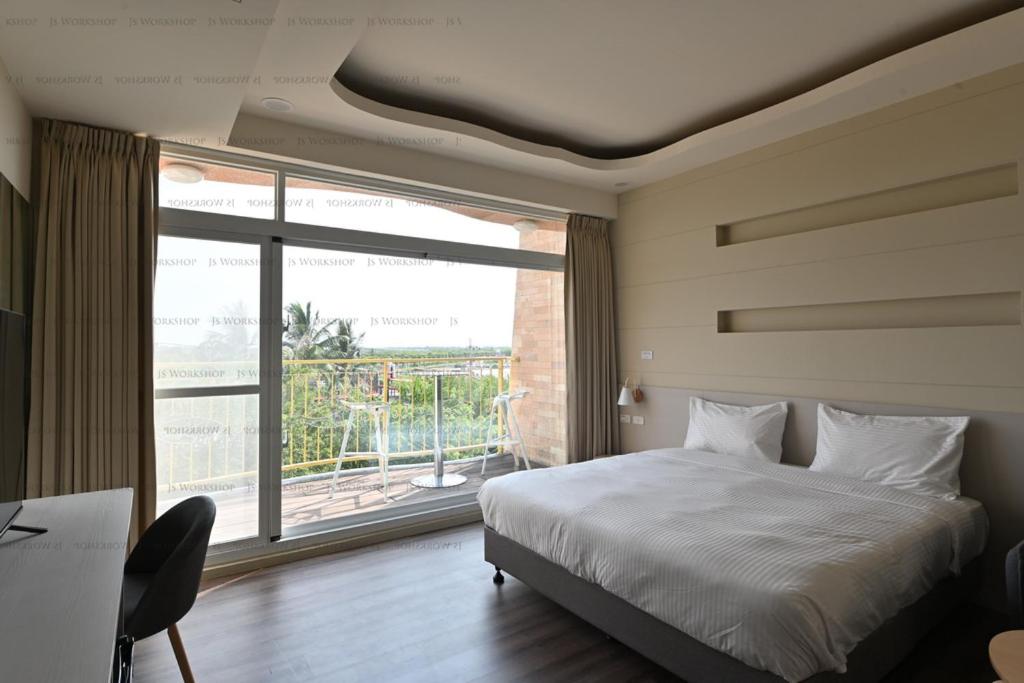 Deluxe Double Room photo 2