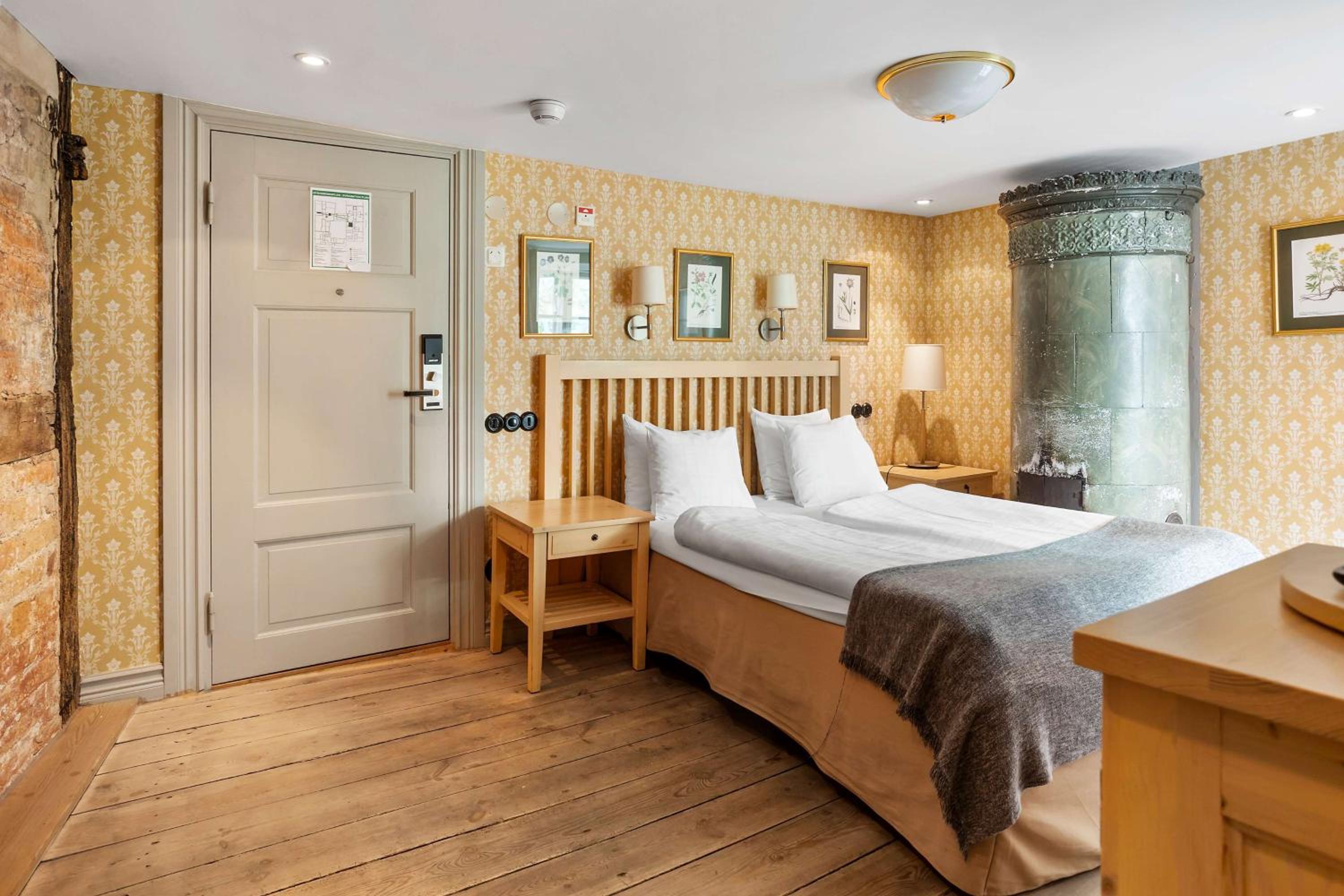 Twin Room - Non-Smoking - Photo 1