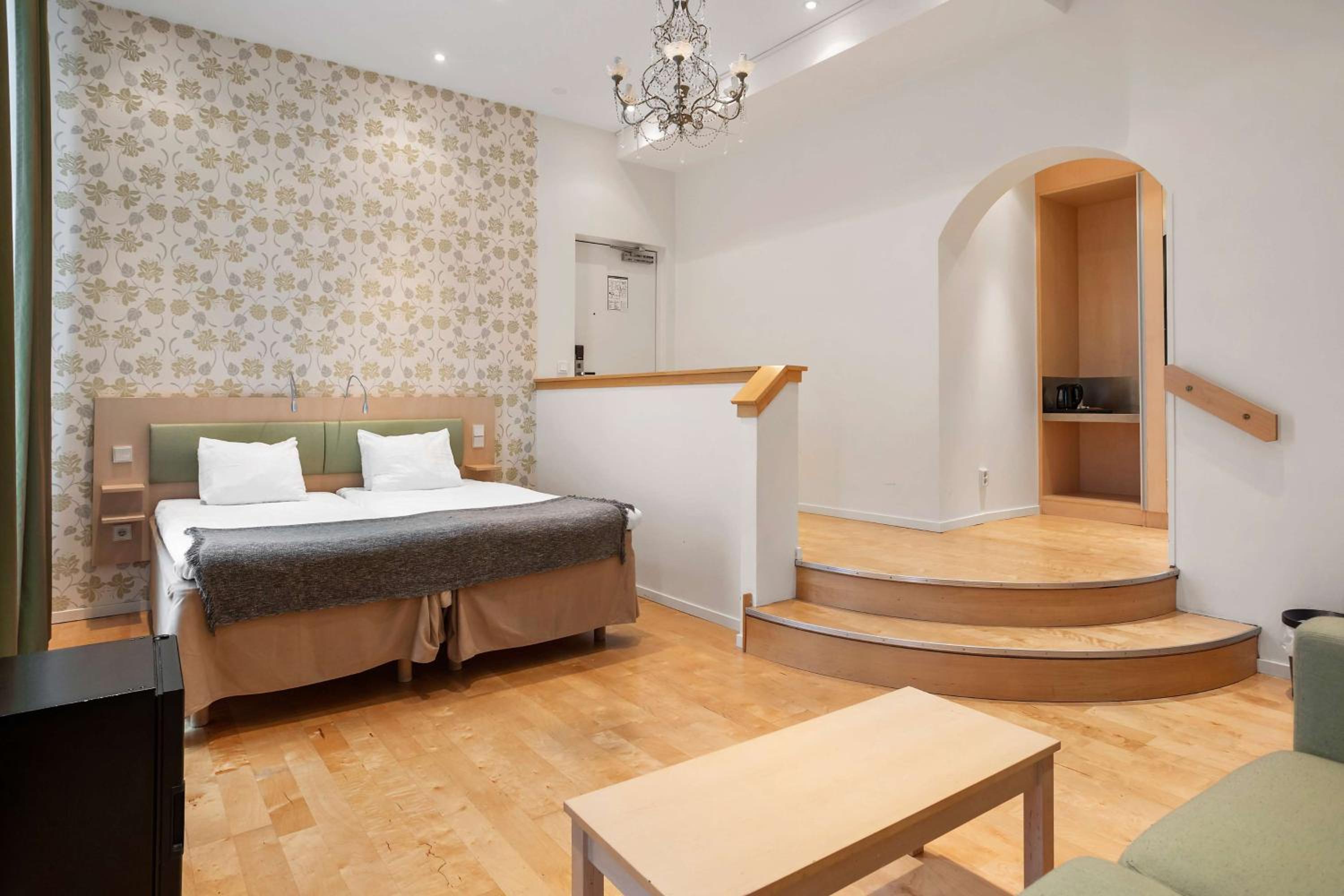 Twin Room with Sofa Bed - Non-Smoking - Photo 5