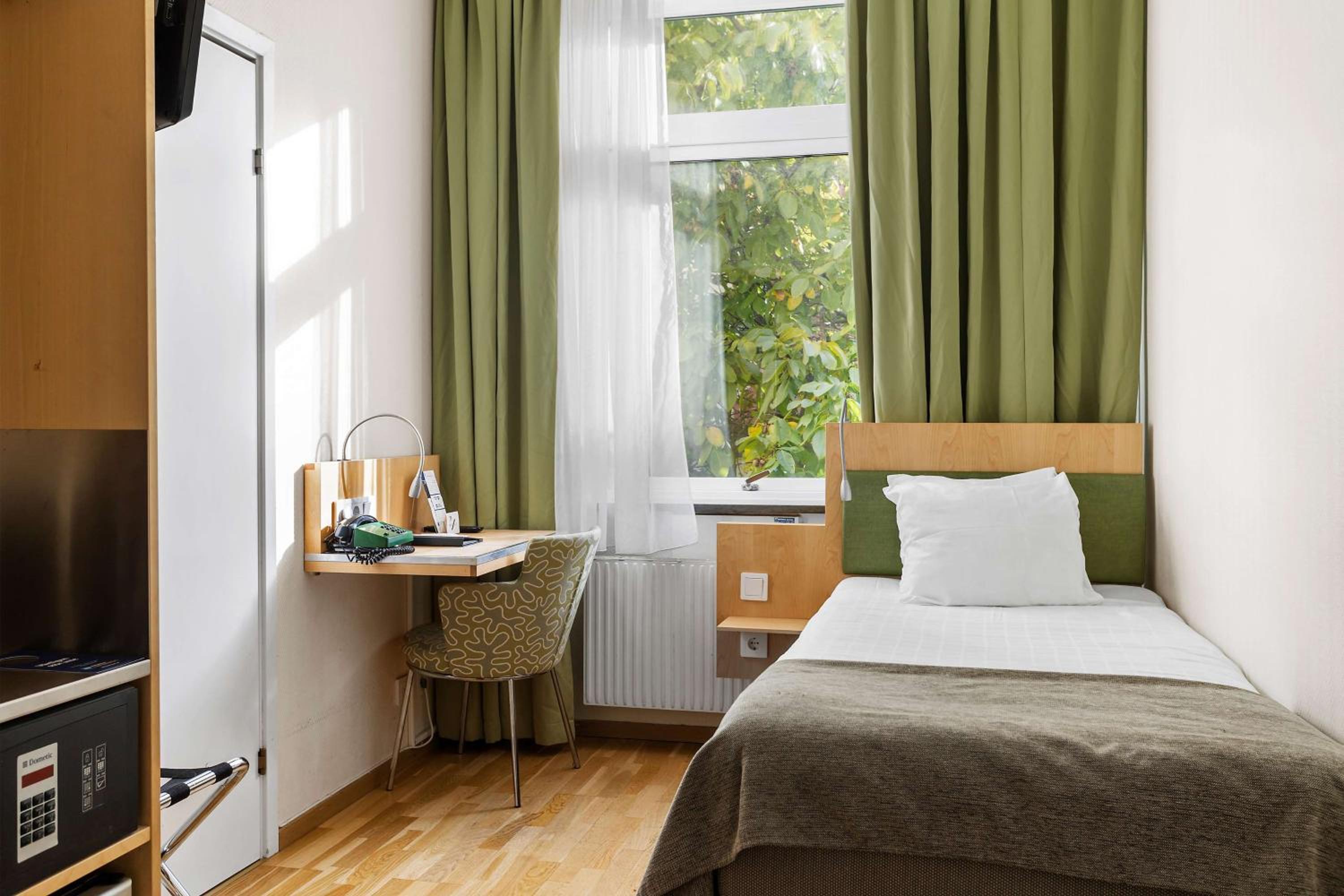 Single Room - Photo 3