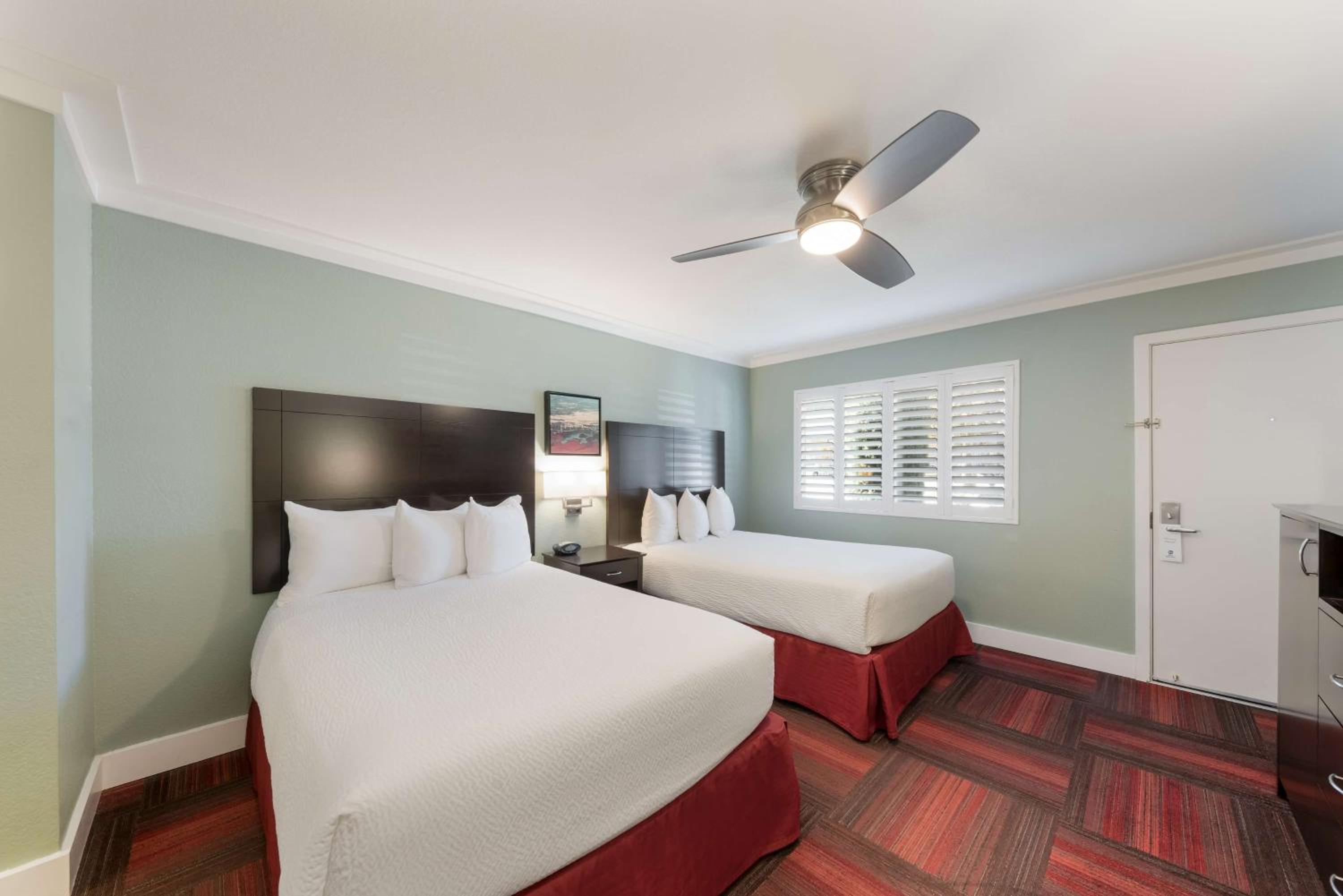 Double Room with Two Double Beds - Photo 1