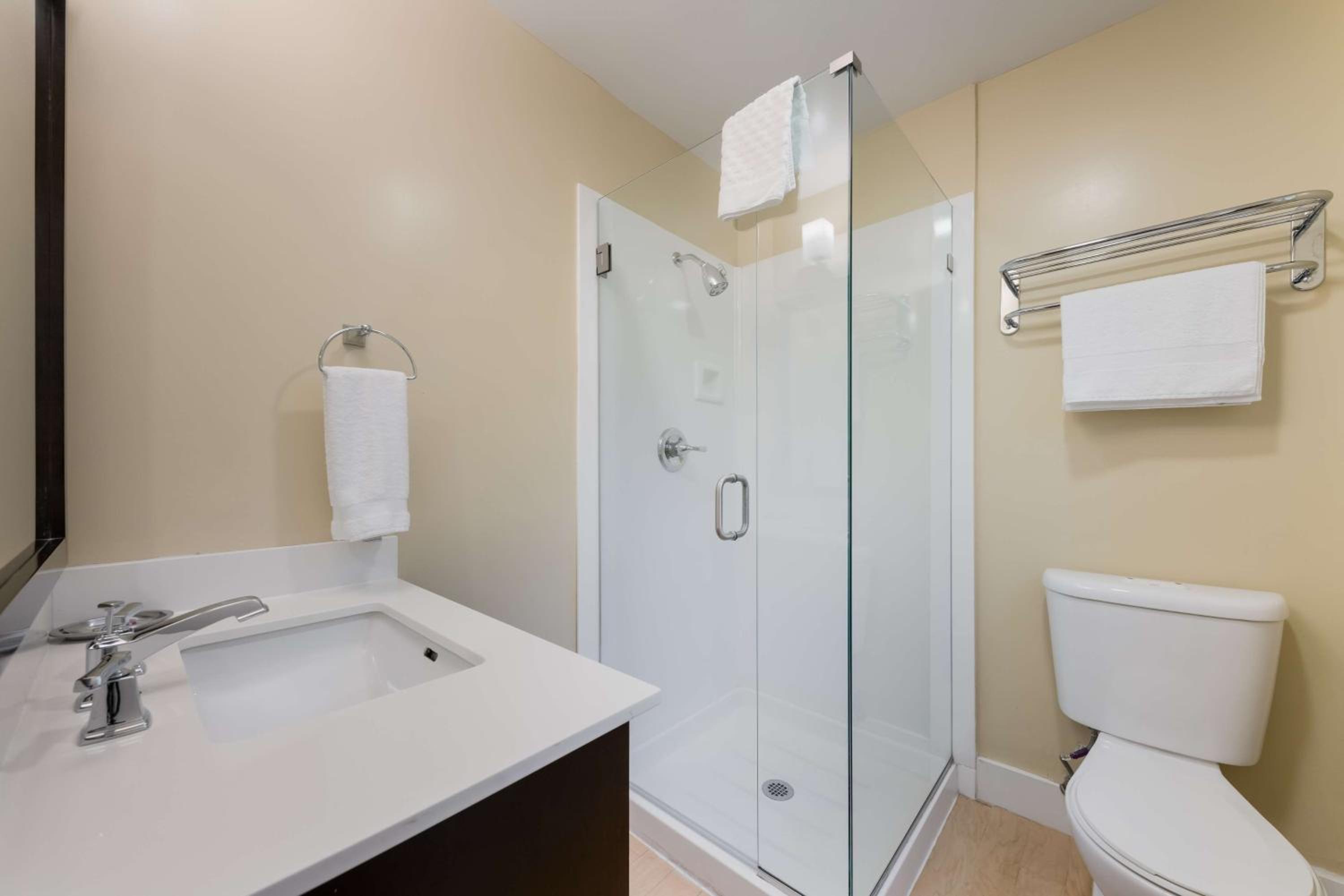 Double Room with Two Double Beds - Photo 4
