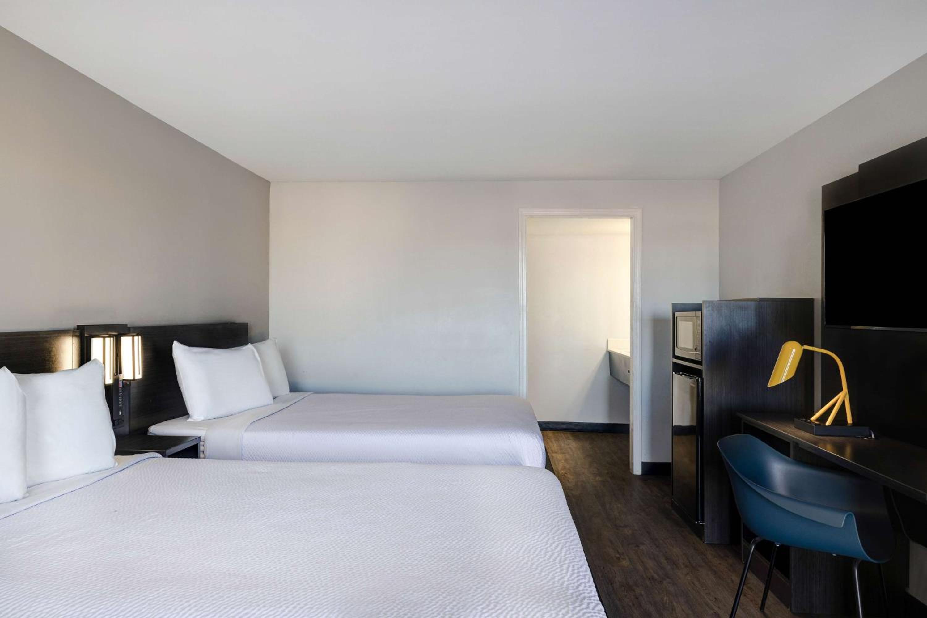 Quadruple Room - Disability Access - Roll in Shower