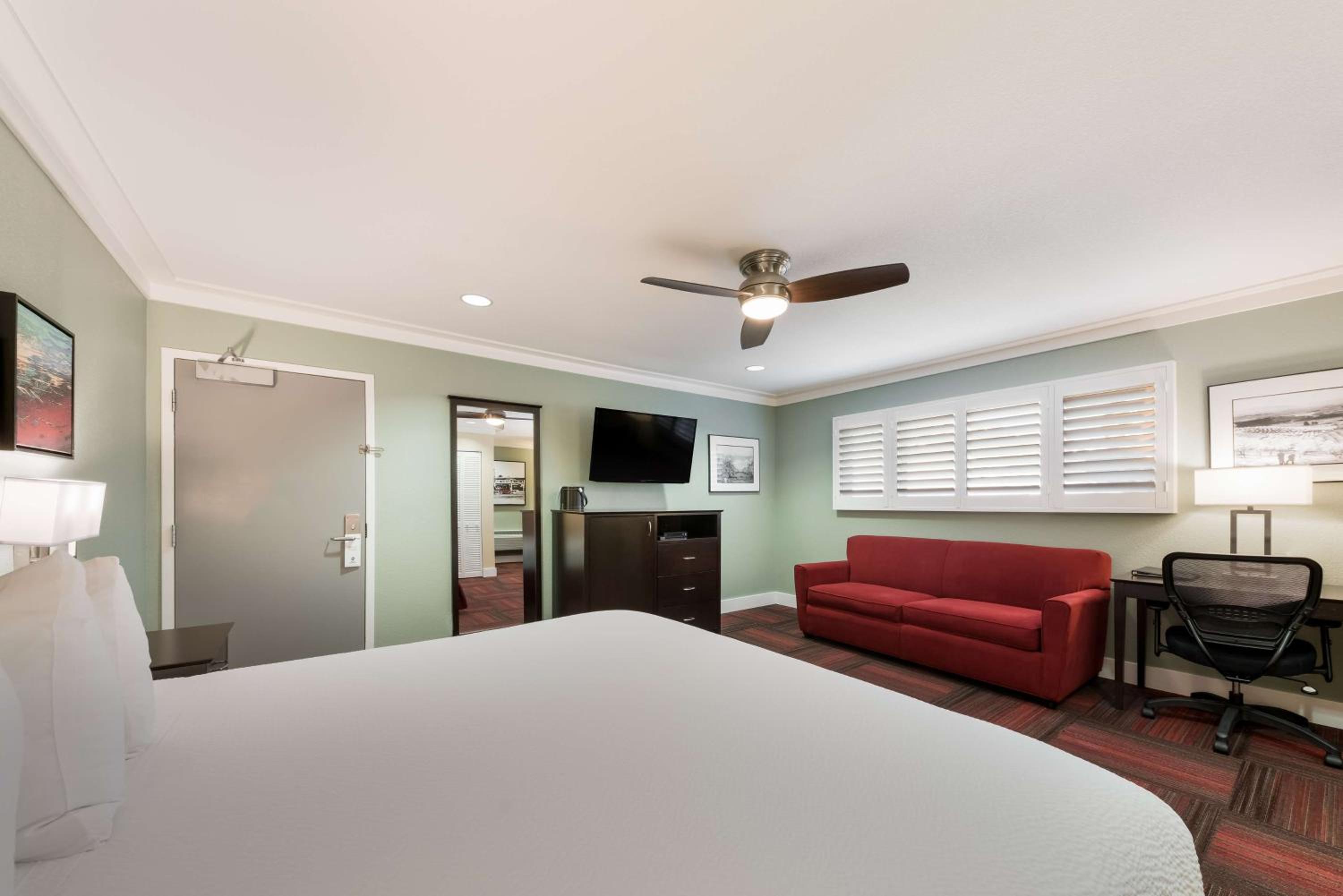 Executive King Room - Photo 4