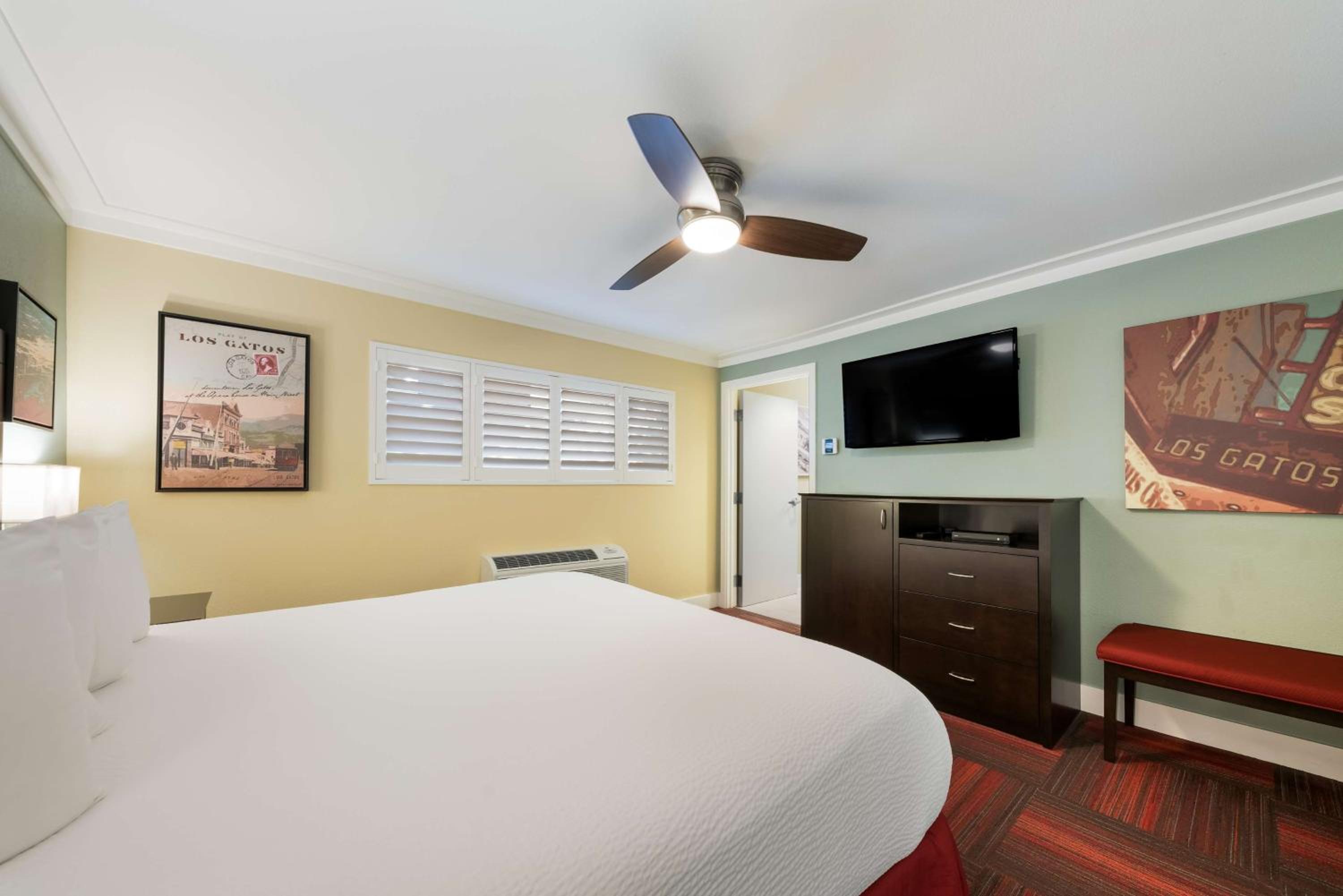 One-Bedroom King Suite with Sofa Bed - Photo 1