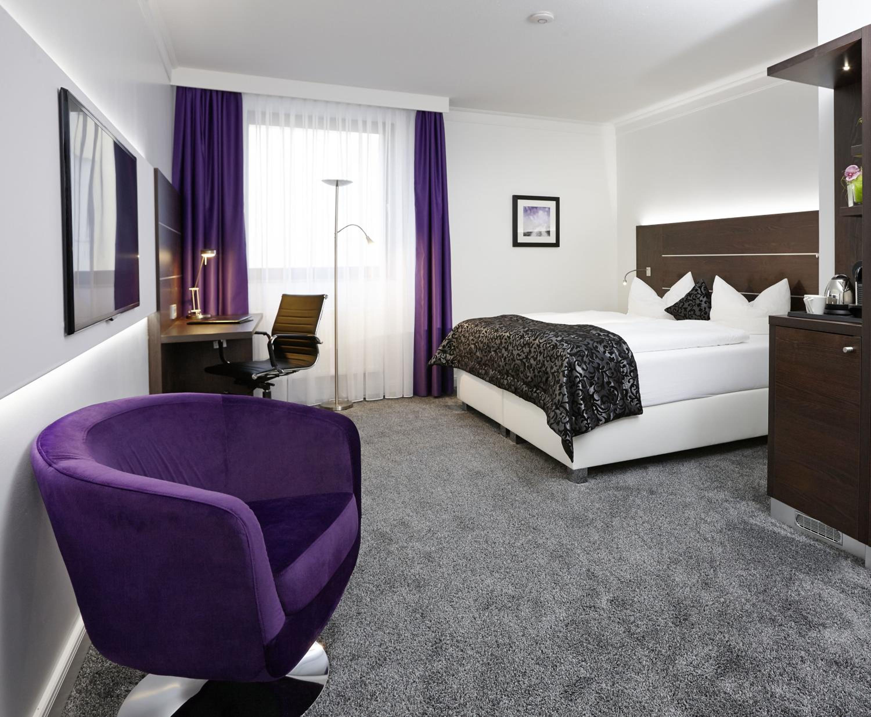 Double Room with King Size Bed photo 1