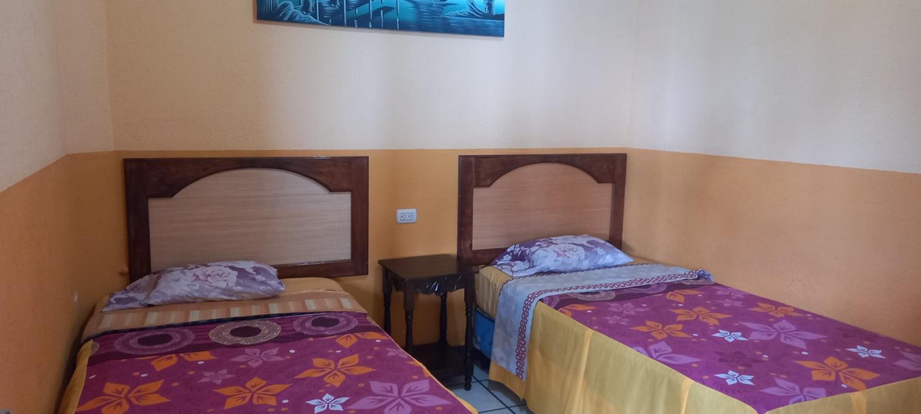 Twin Room With Private Bathroom photo 1