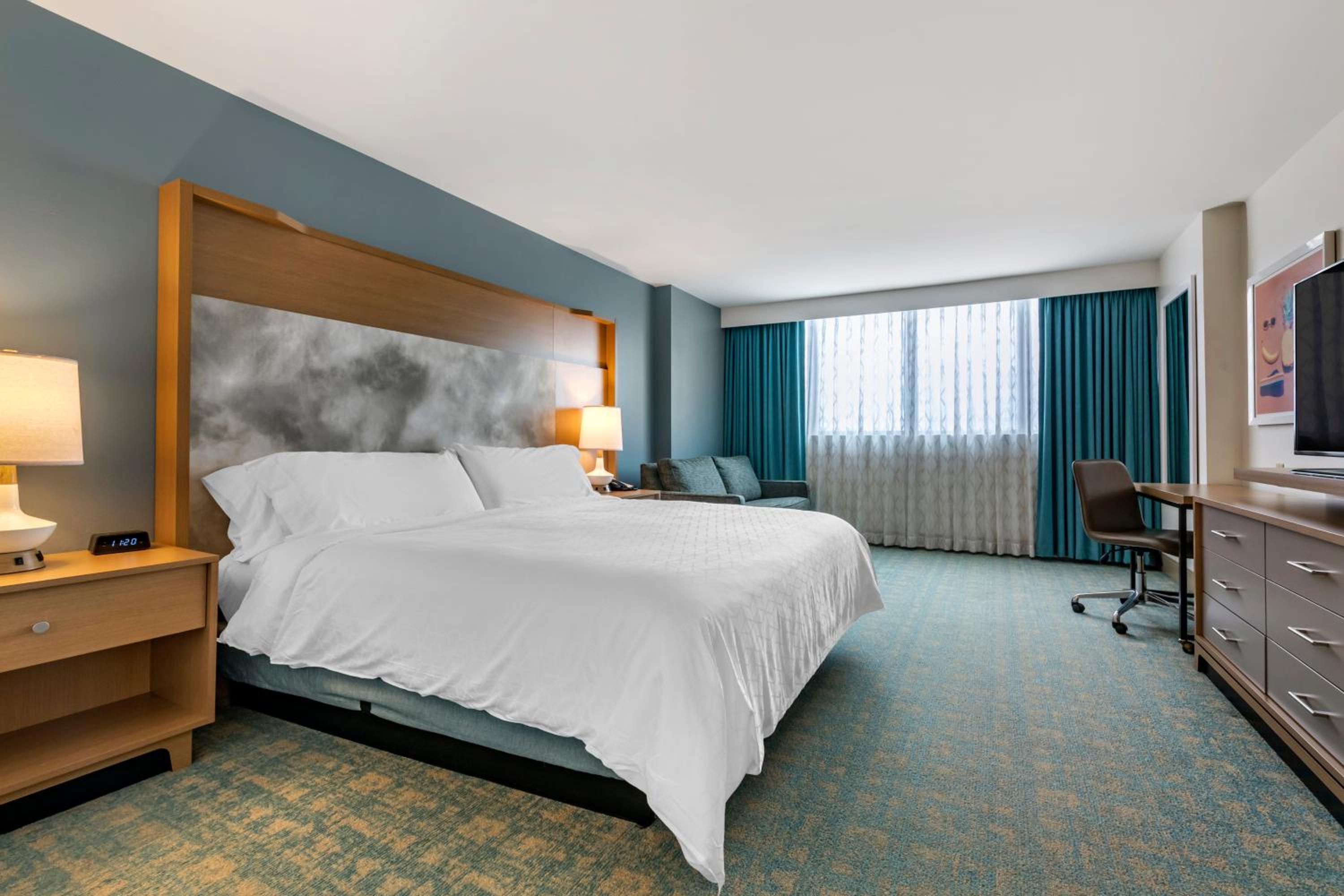 Standard King Room photo 2