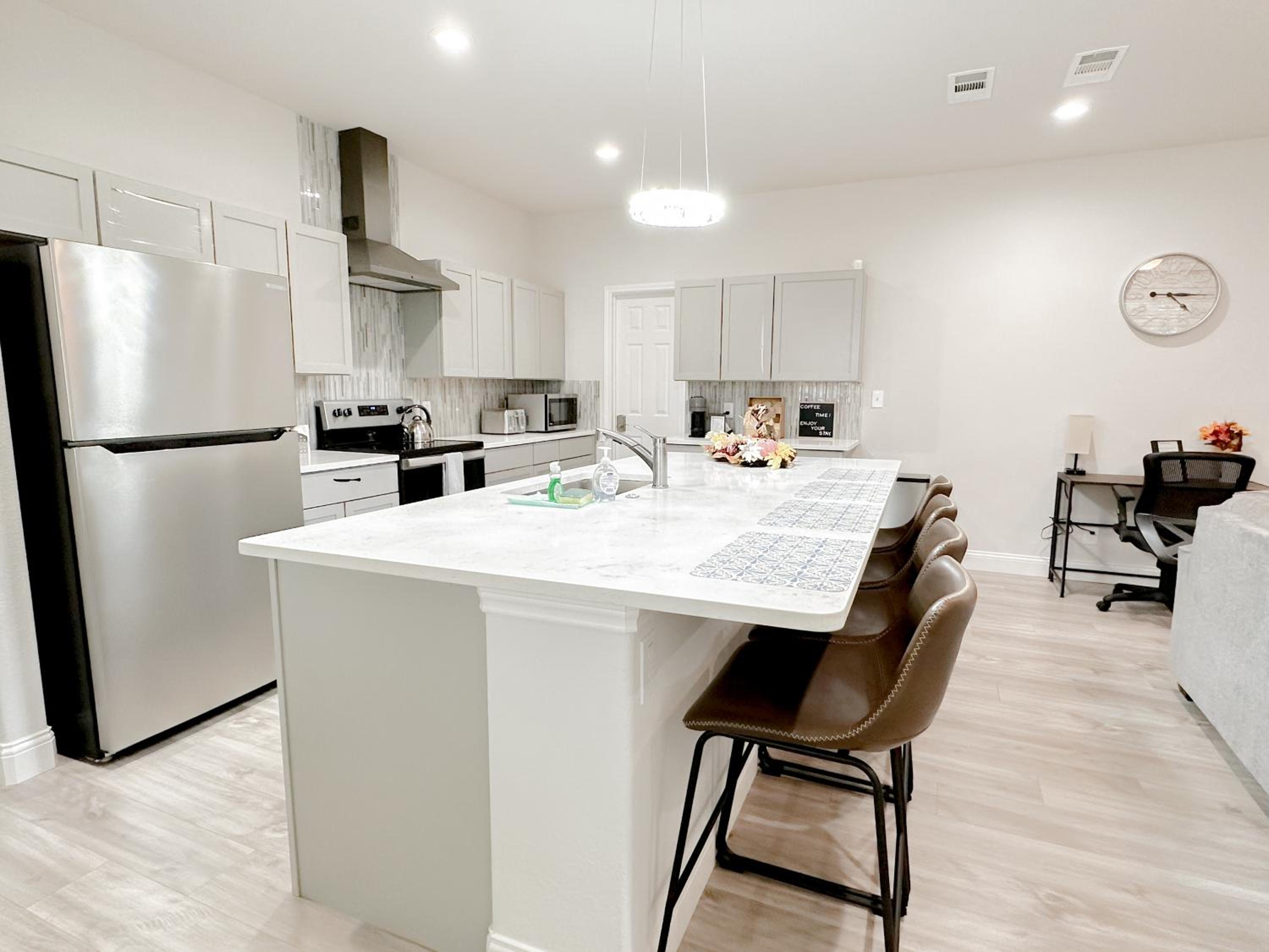 Four-Bedroom House photo 3
