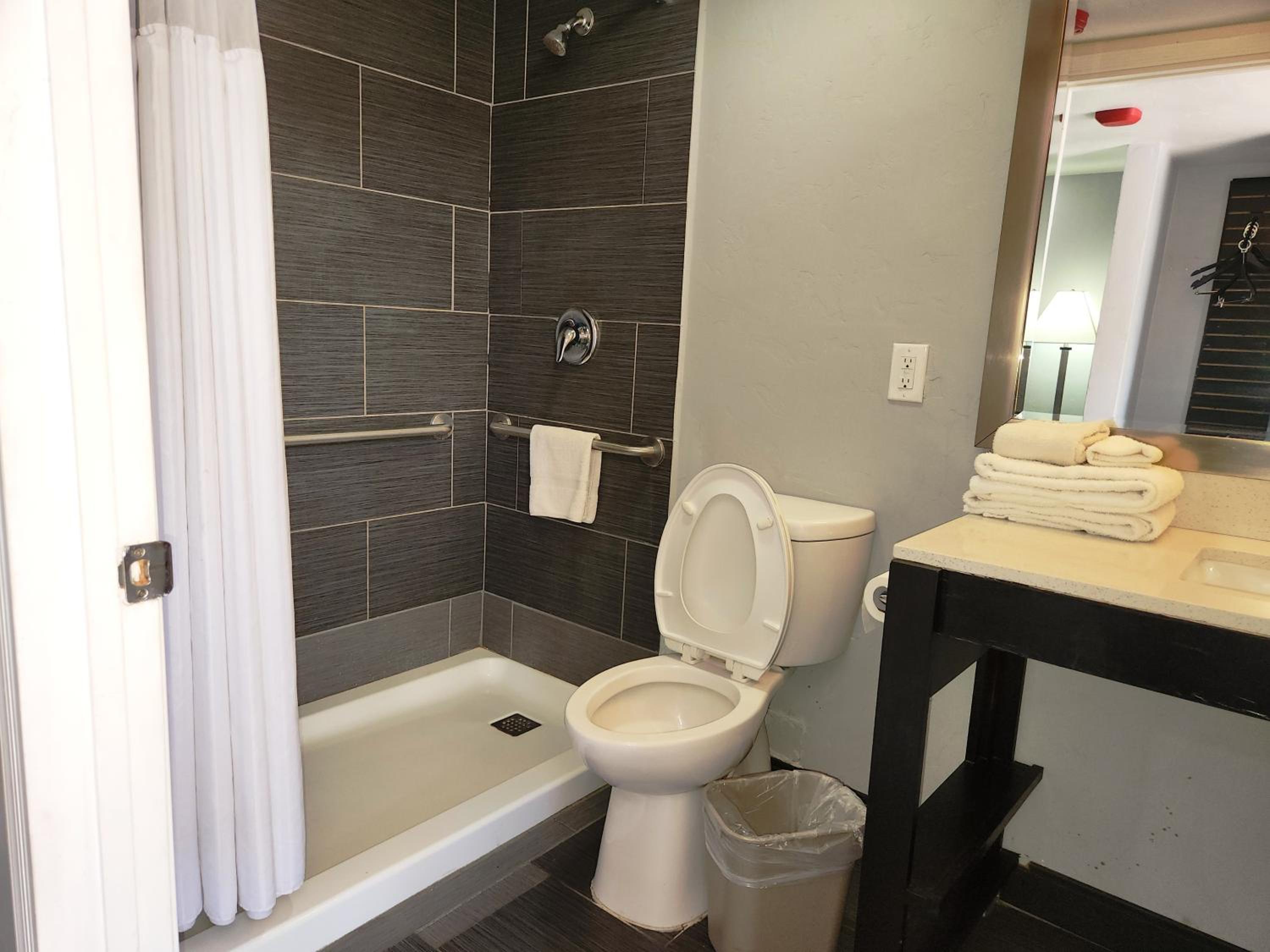 King Room - Disability Access/Non-Smoking - Photo 4