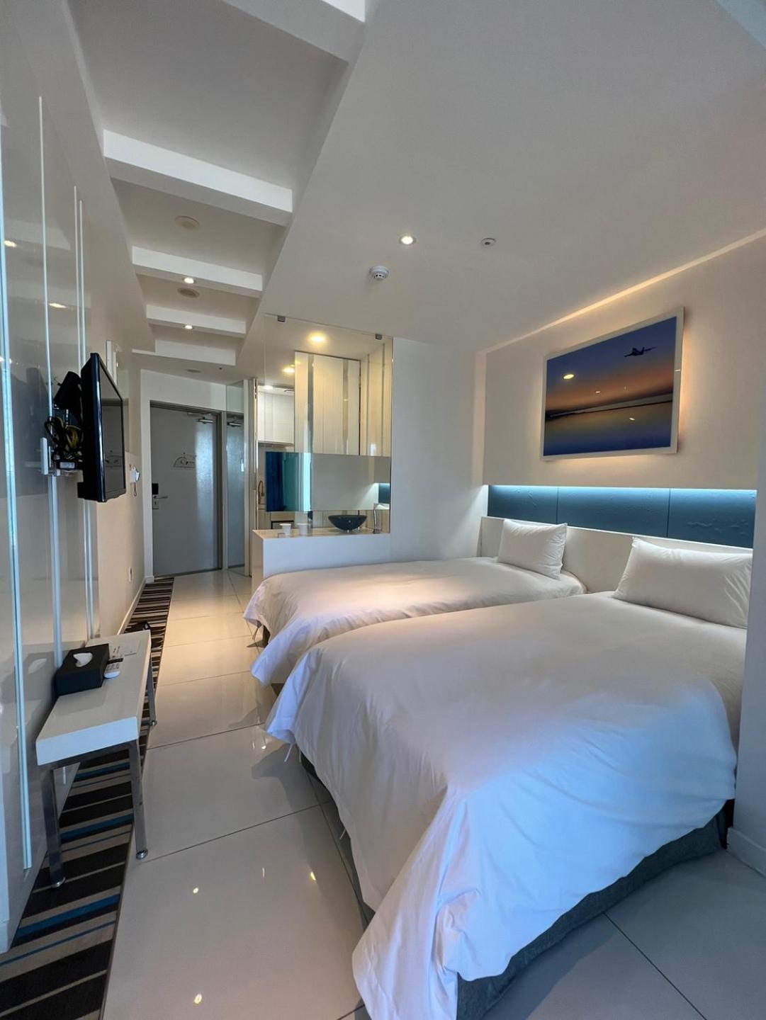 Twin Room with Sea View (Including a cup of Americano) - Photo 1