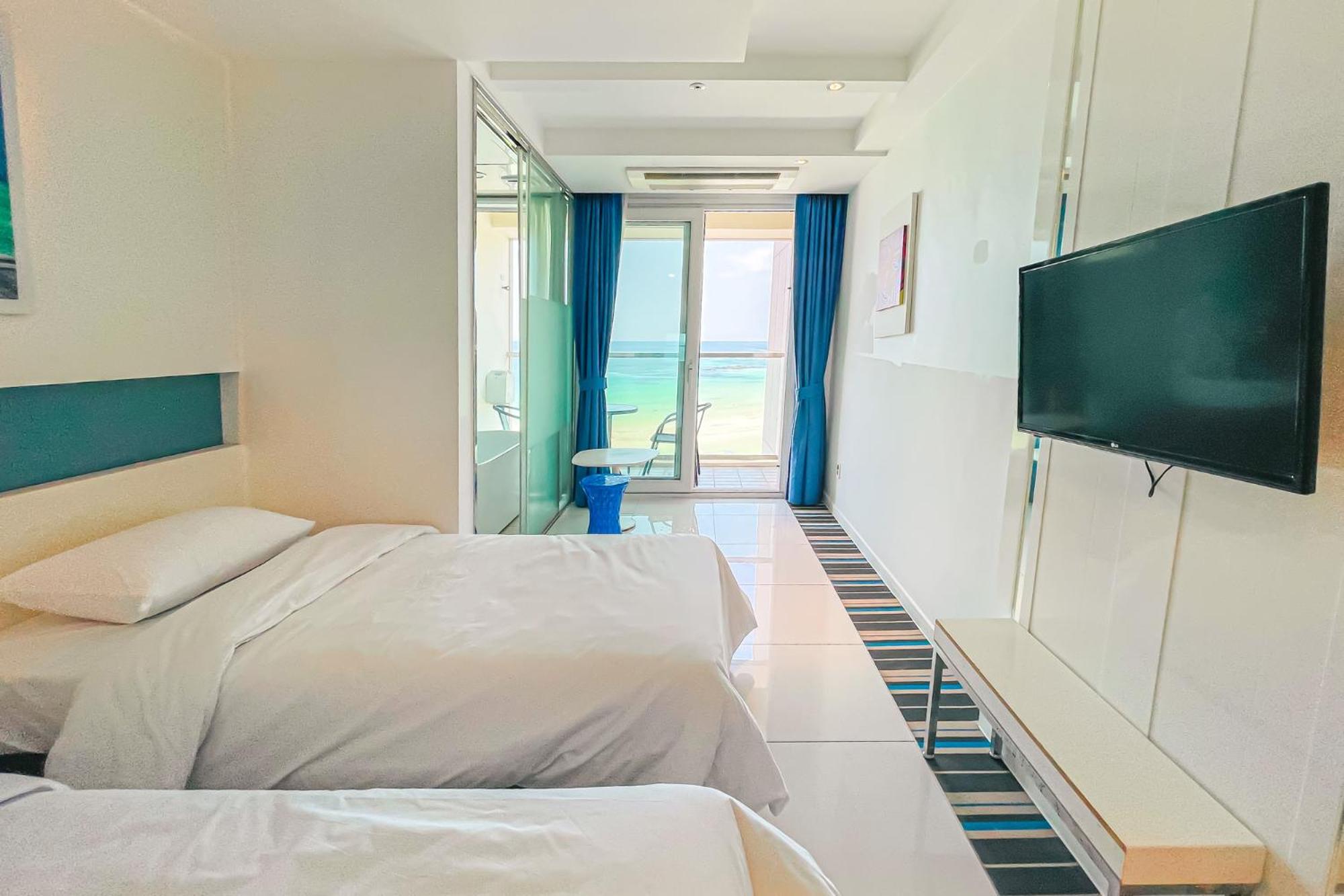 Twin Room with Sea View (Including a cup of Americano) - Photo 2