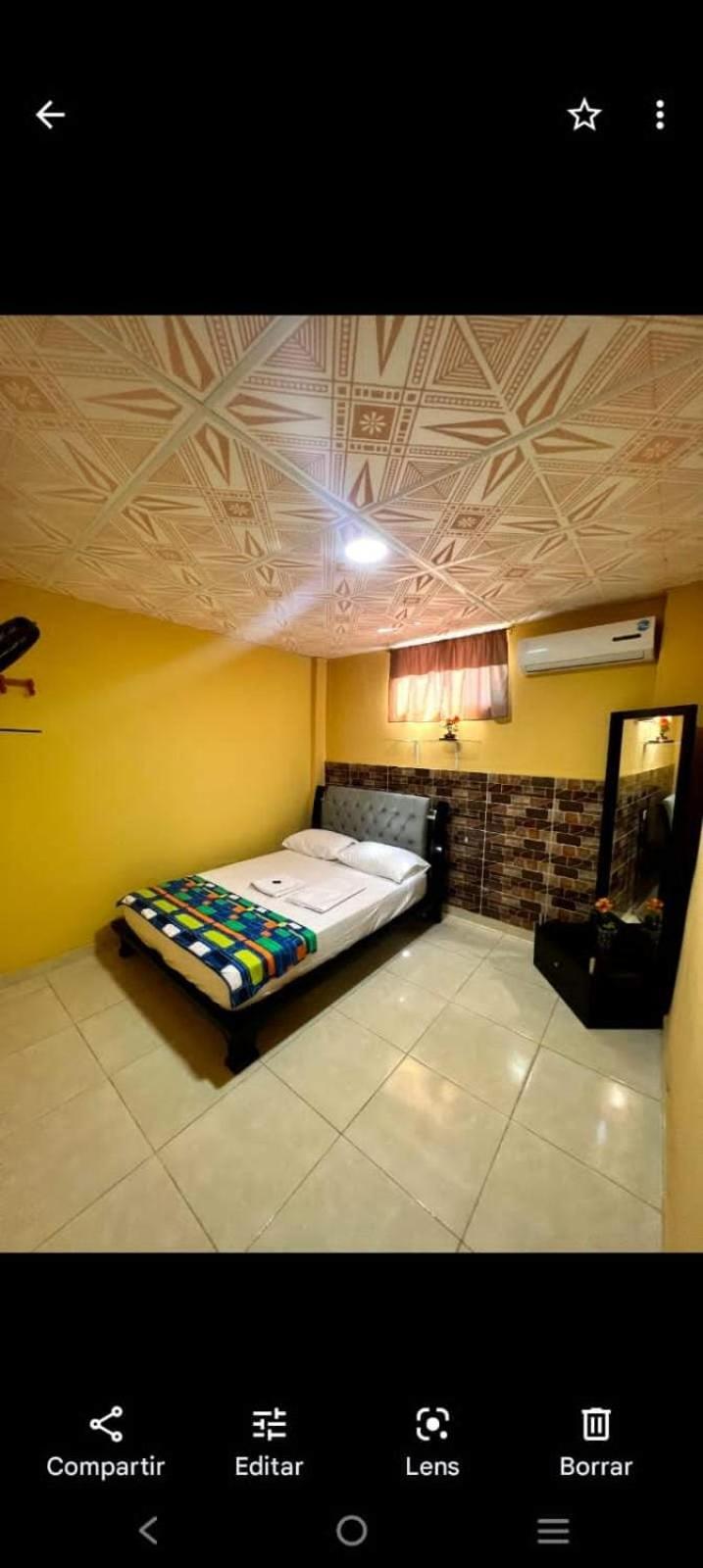 Queen Room photo 1