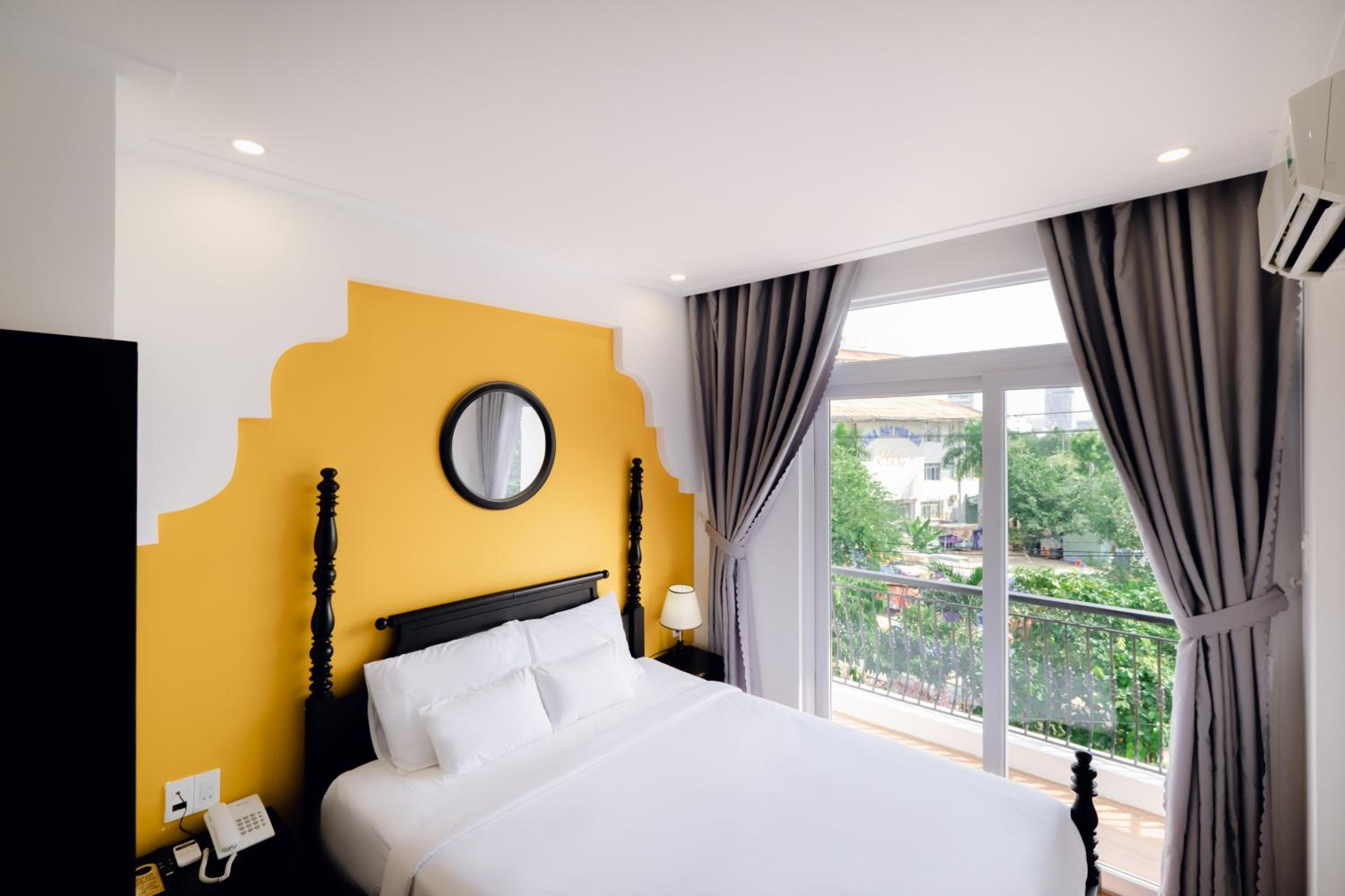Deluxe Queen Room