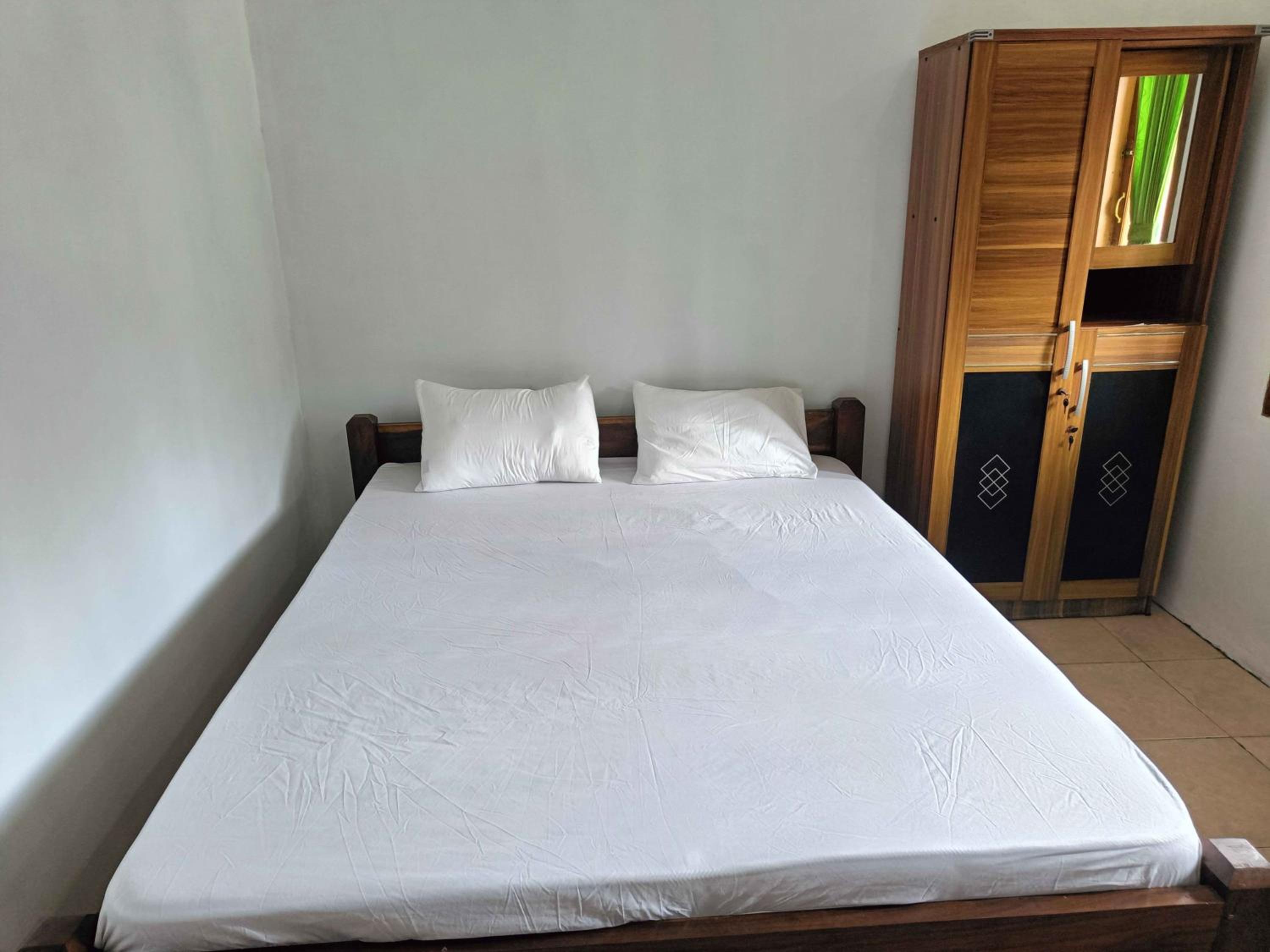 Economy Double Room photo 2