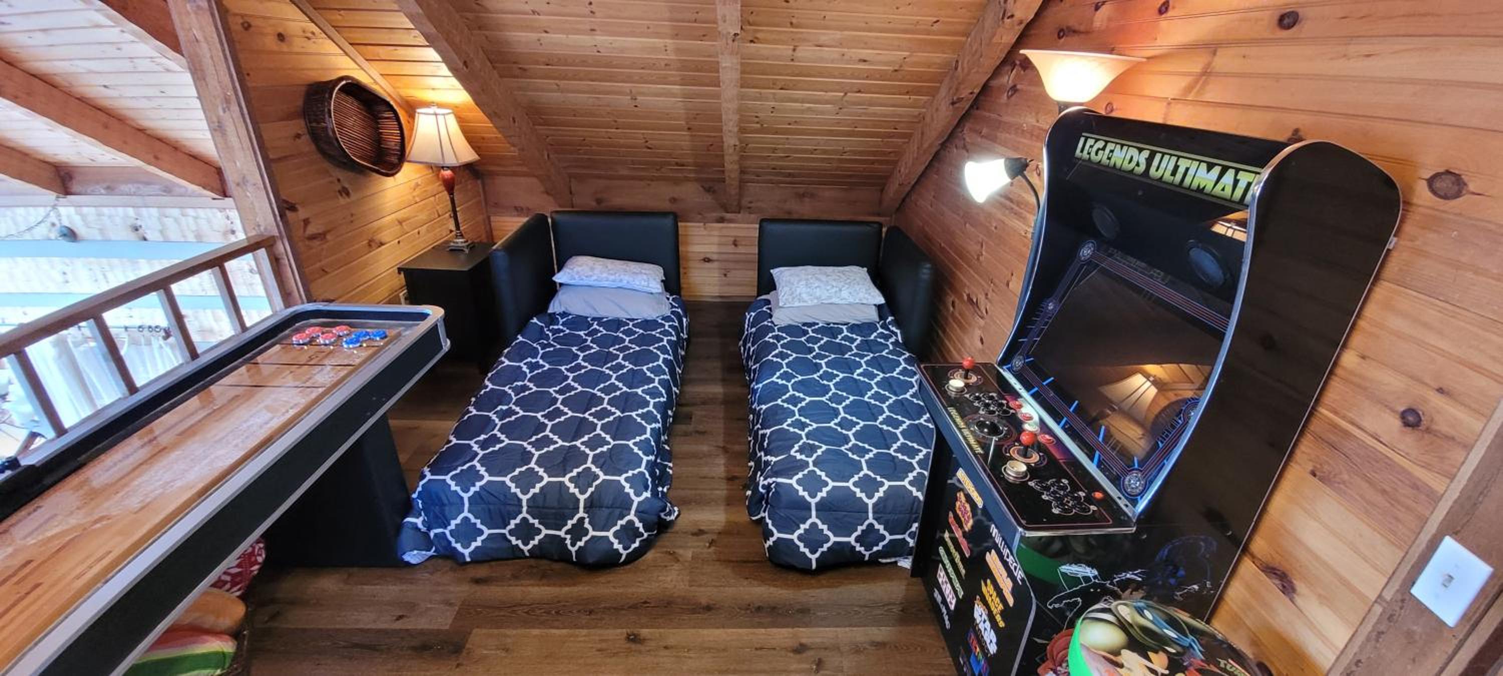 Three-Bedroom House - Photo 14