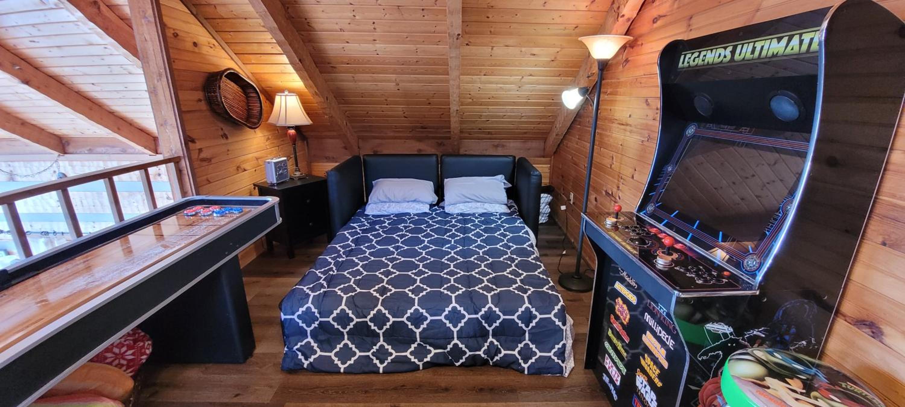 Three-Bedroom House - Photo 15