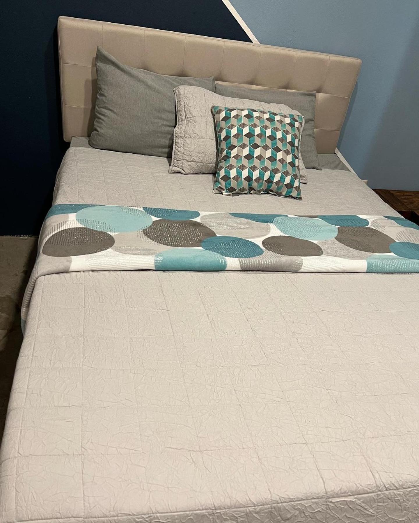 Double or Twin Room with Private Bathroom - Photo 4