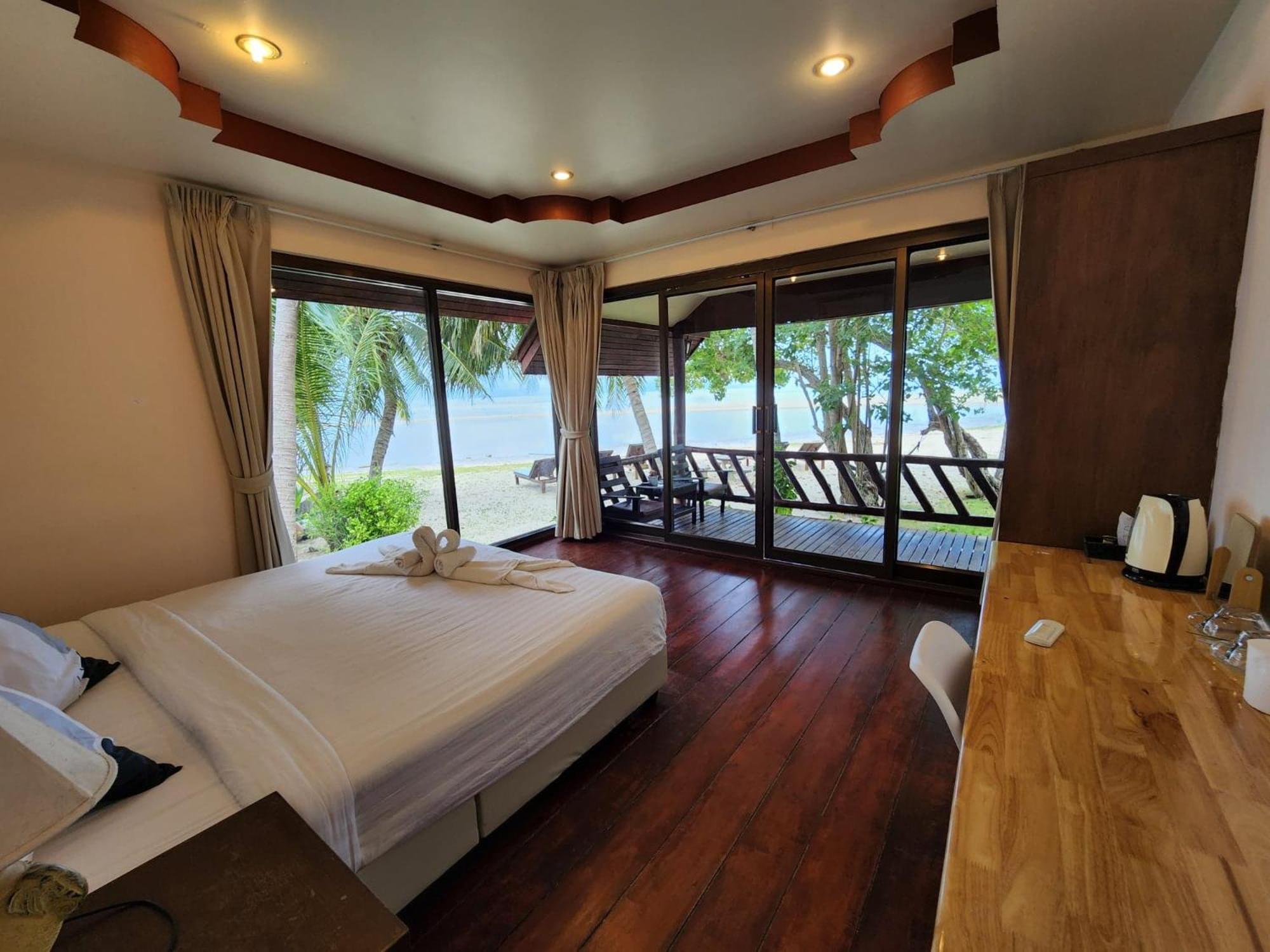 Bungalow - Beach Front photo 2