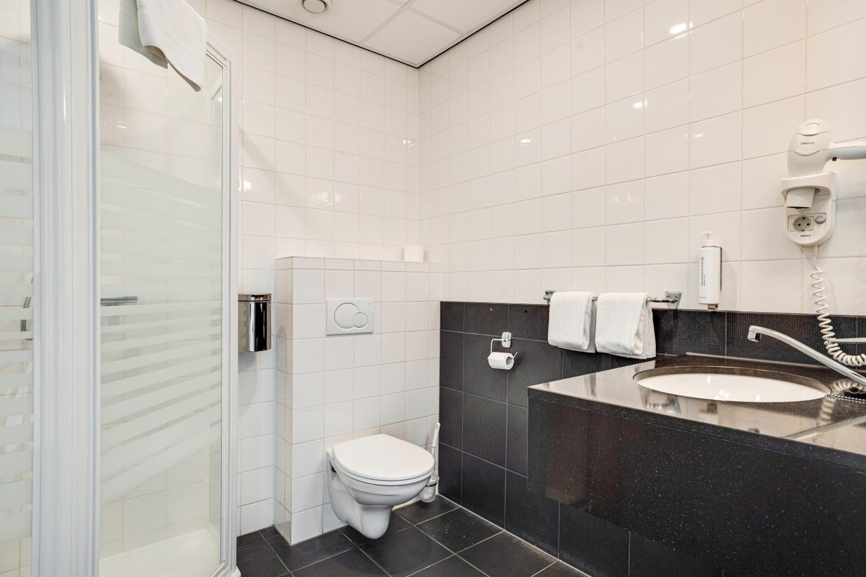 Comfort Double Room with Shower - Photo 4