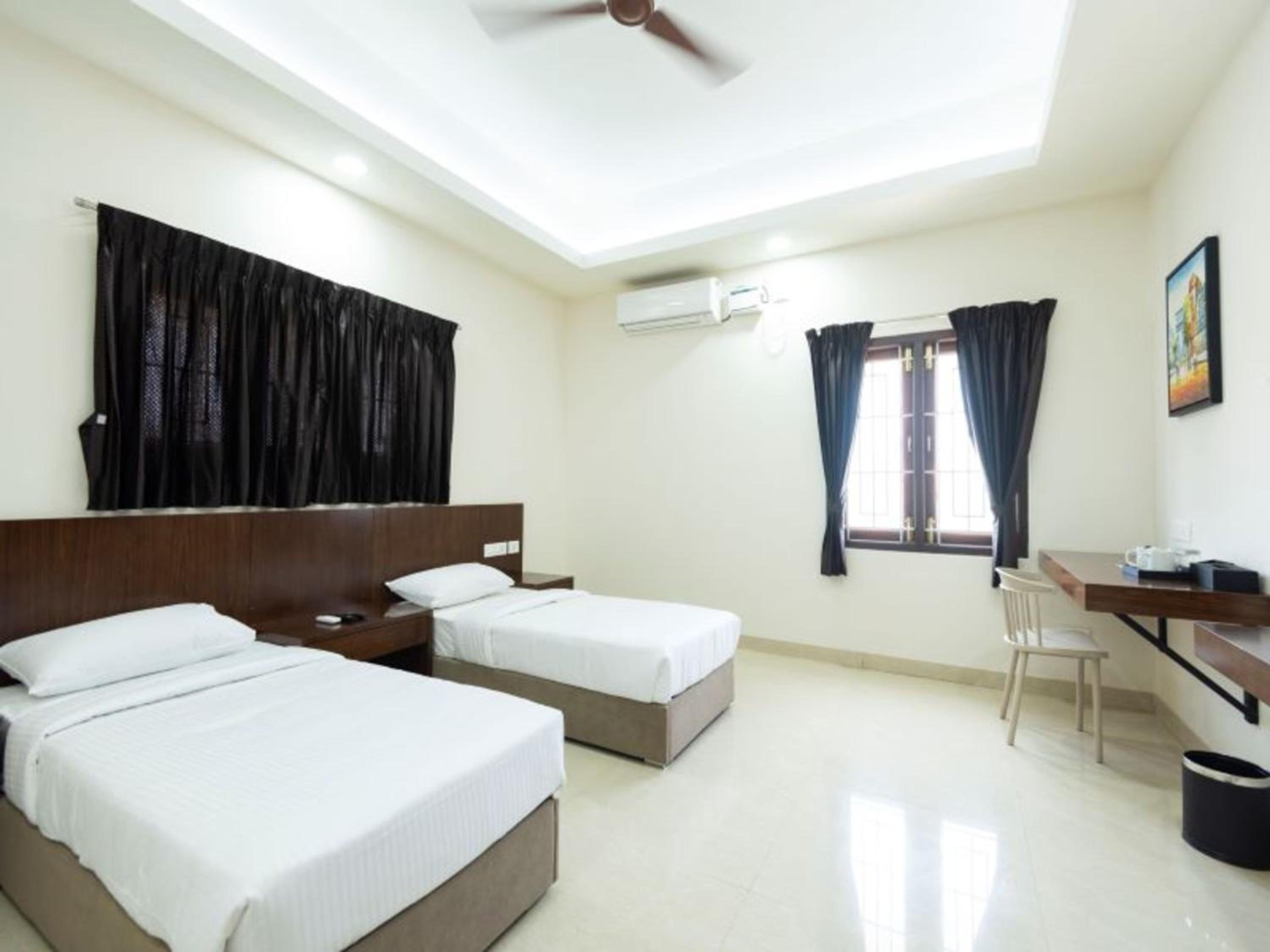 Standard Double Room - Photo 6