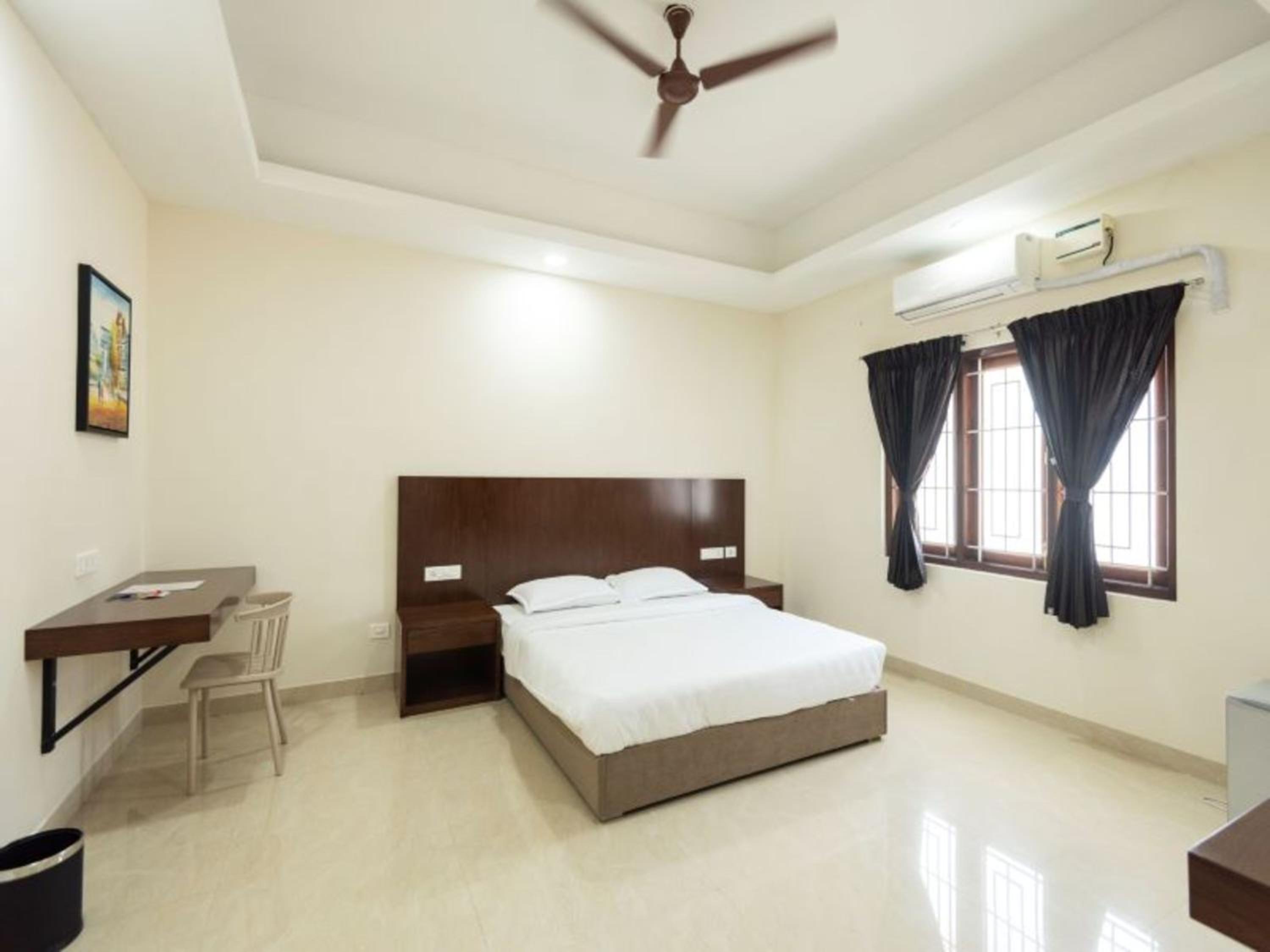 Standard Double Room - Photo 5