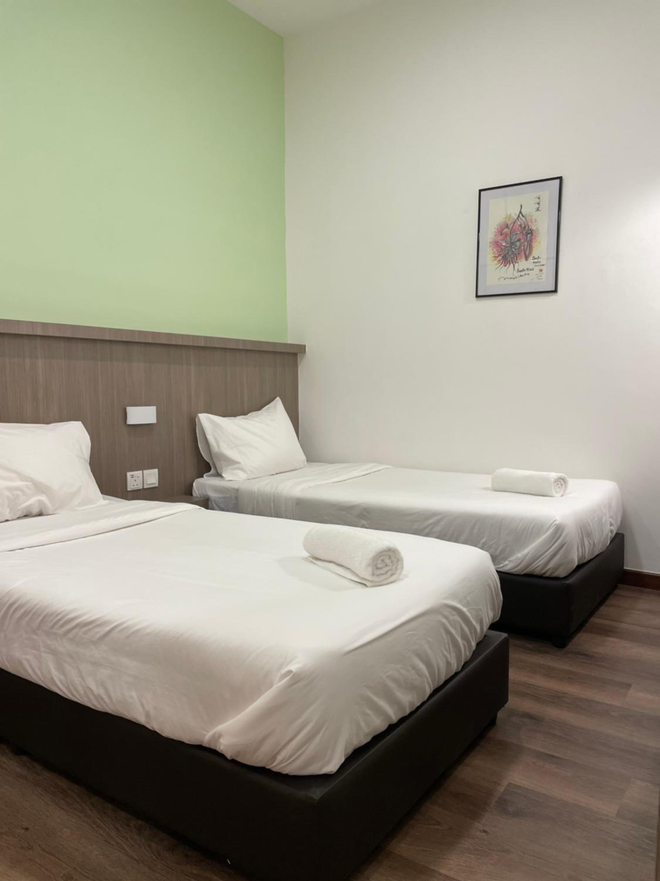 Standard Twin Room - Photo 4