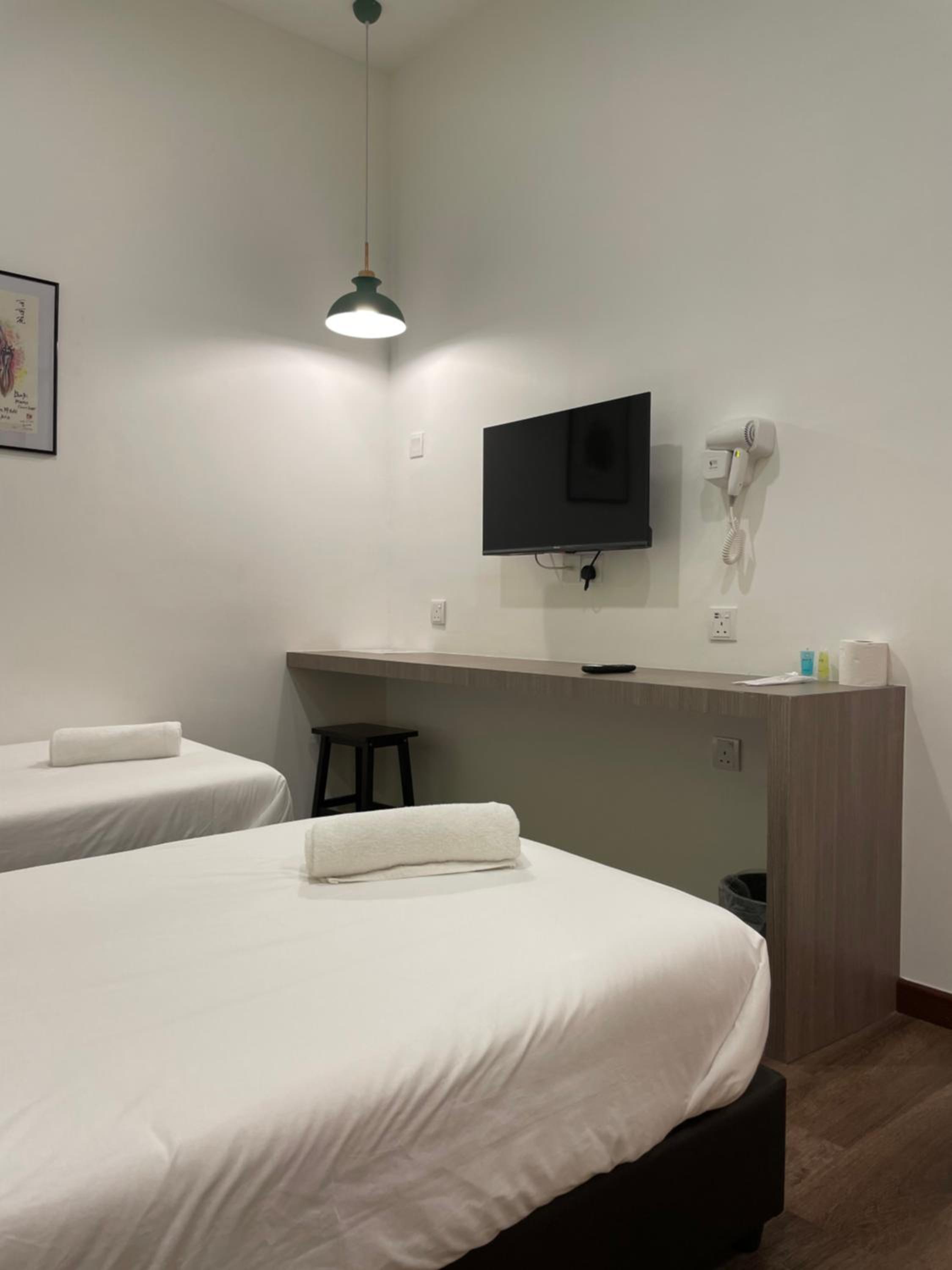 Standard Twin Room - Photo 5