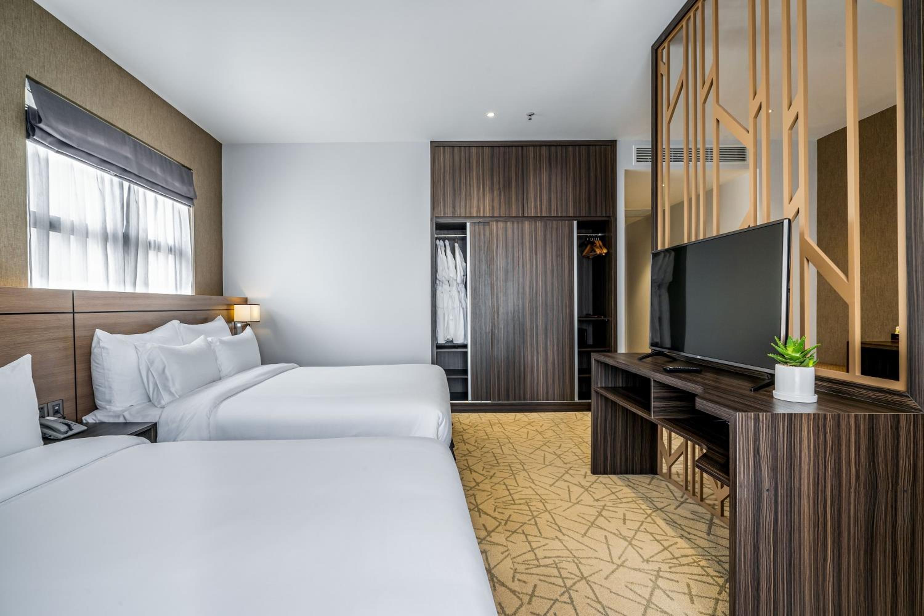 Quadruple Room - Photo 1