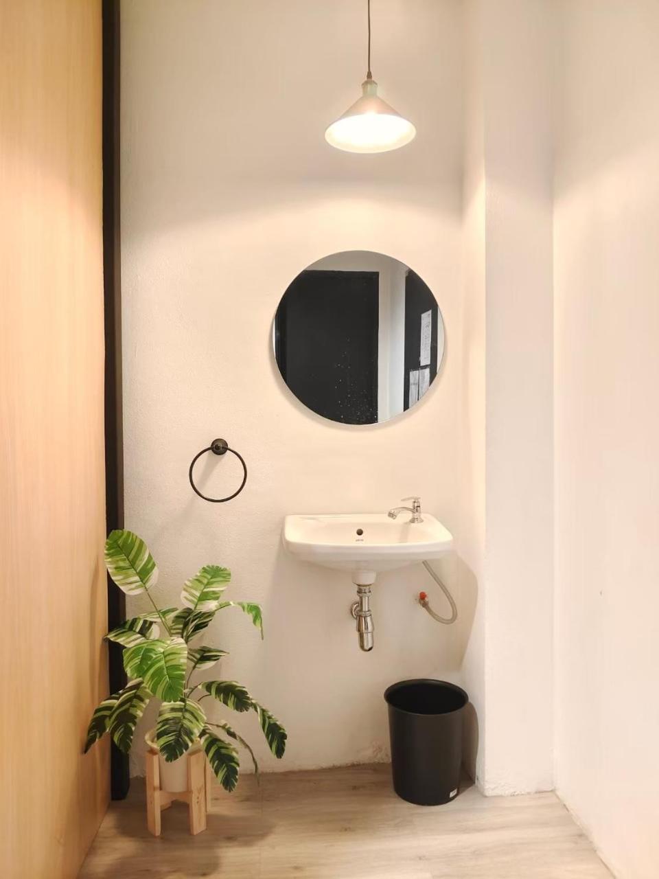 Family Room with Private Bathroom - Photo 3
