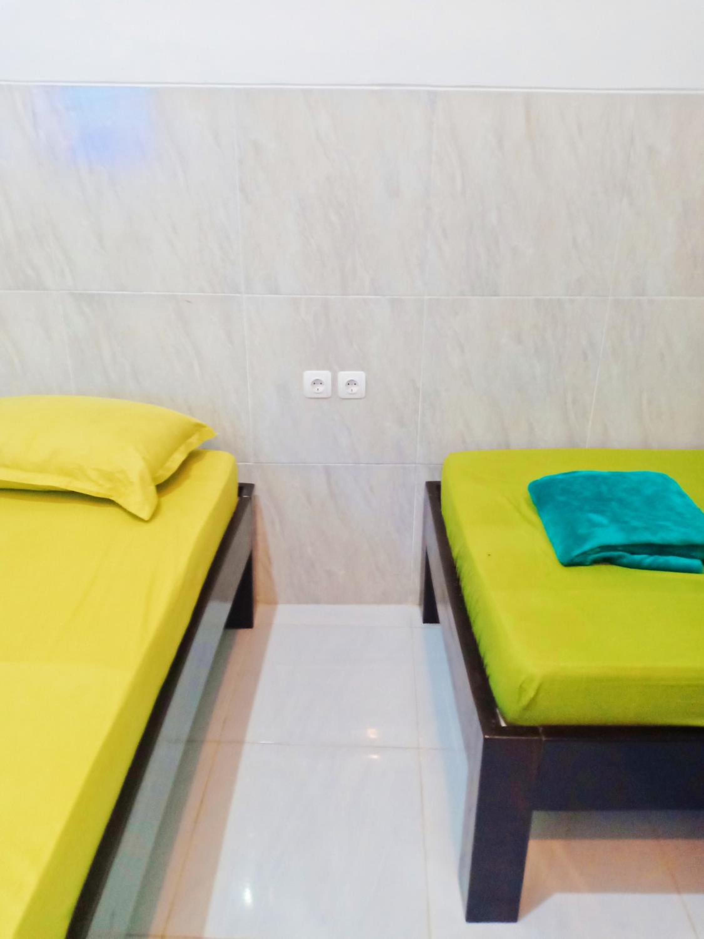 Family Room with Private Bathroom - Photo 12