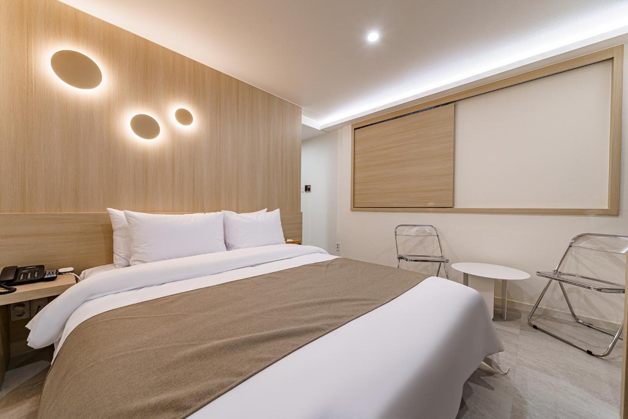 Deluxe Double Room - Photo 10