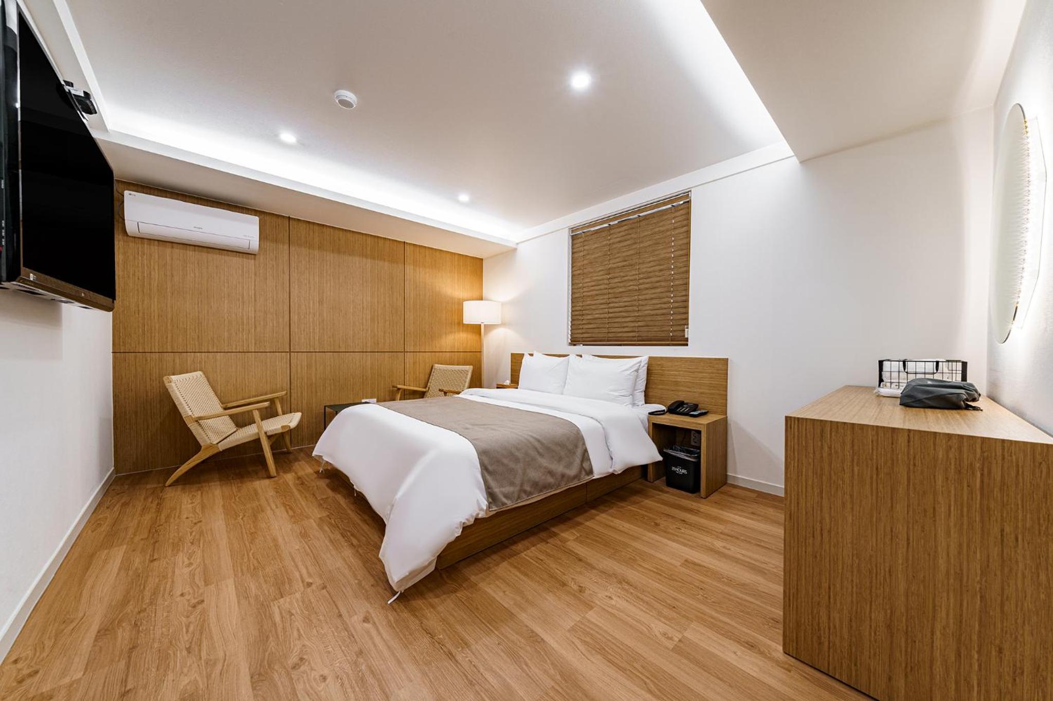 Deluxe Double Room - Photo 7