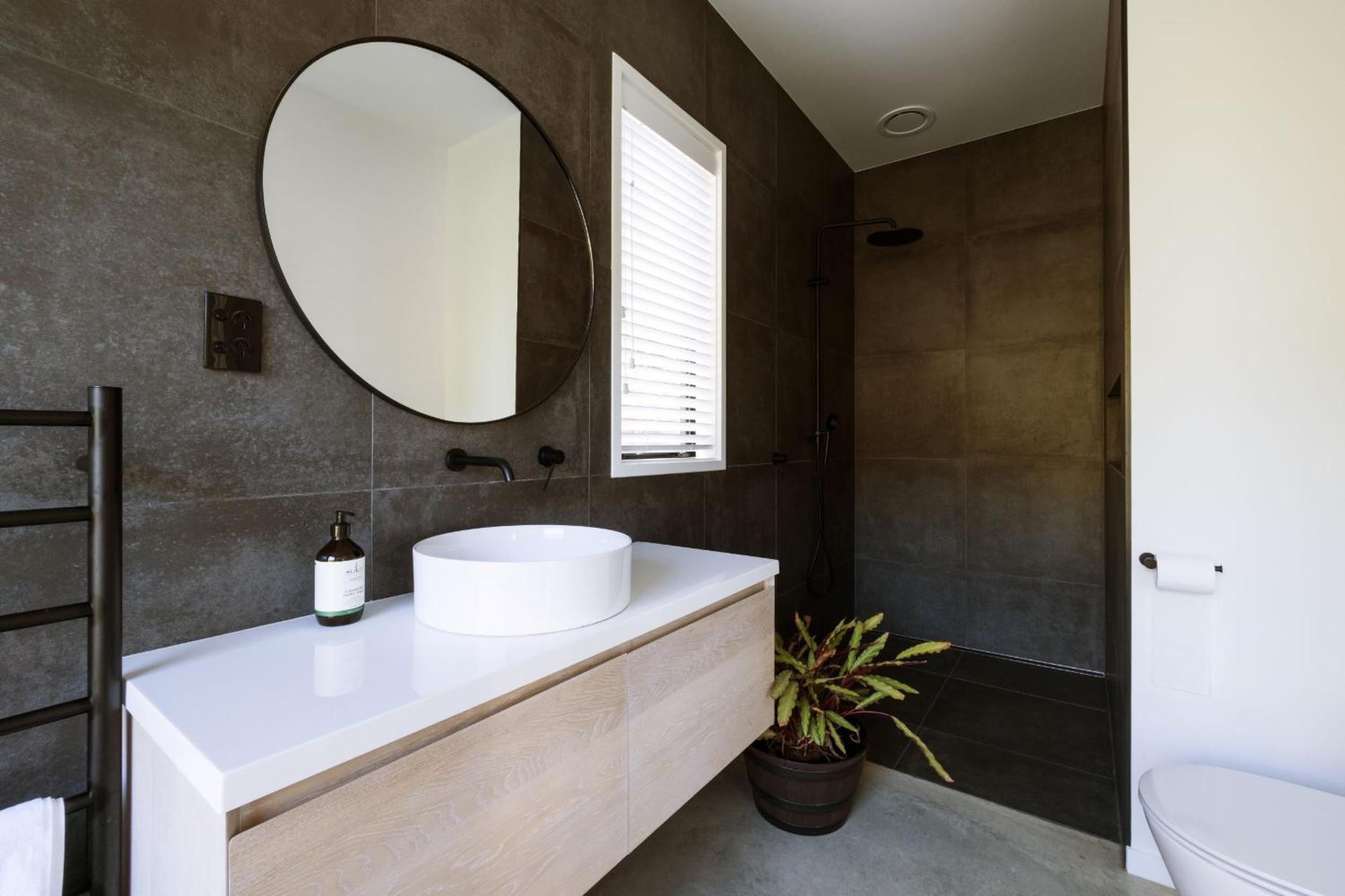 Four-Bedroom House - Photo 15