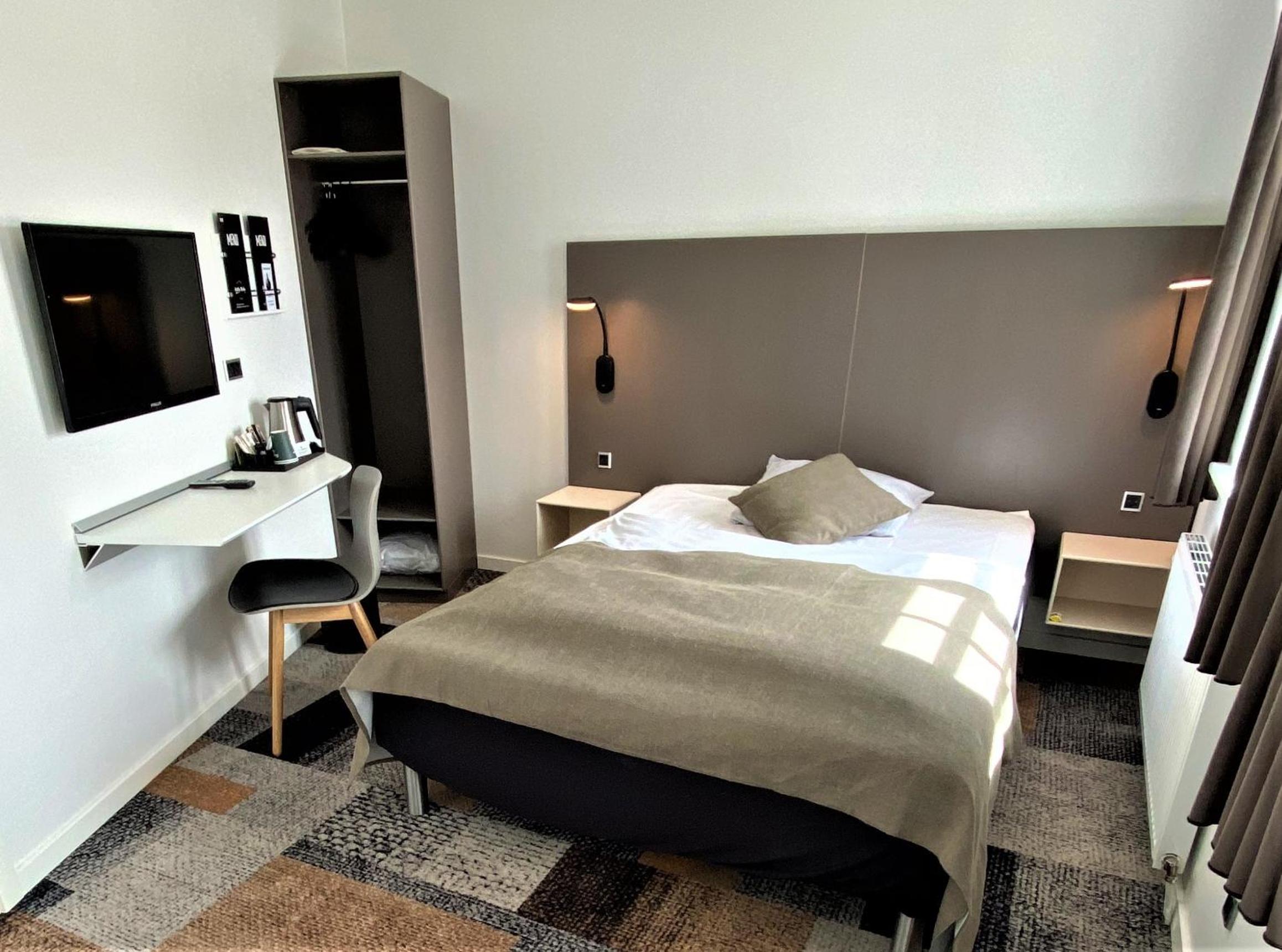 Standard Queen Room photo 1